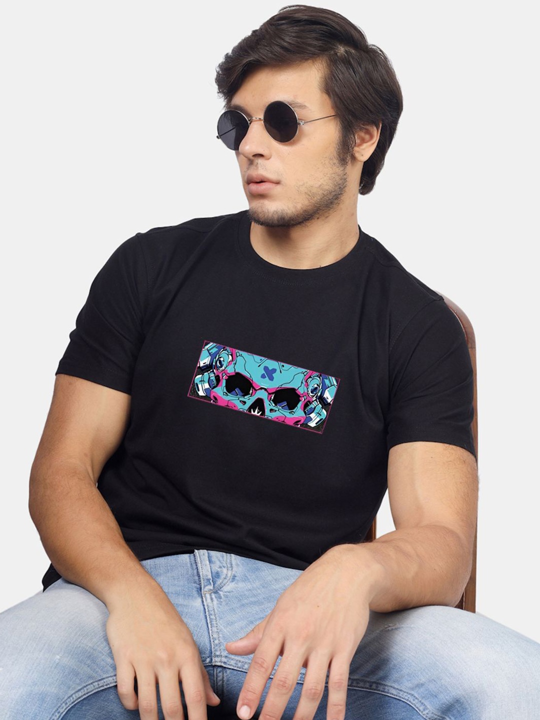 Greylongg Men Graphic Printed Round Neck T-shirt, Black