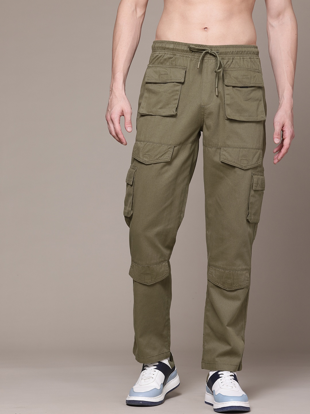 

The Roadster Lifestyle Co. Men Straight-Fit Pure Cotton Cargos with Pocket Detail, Olive