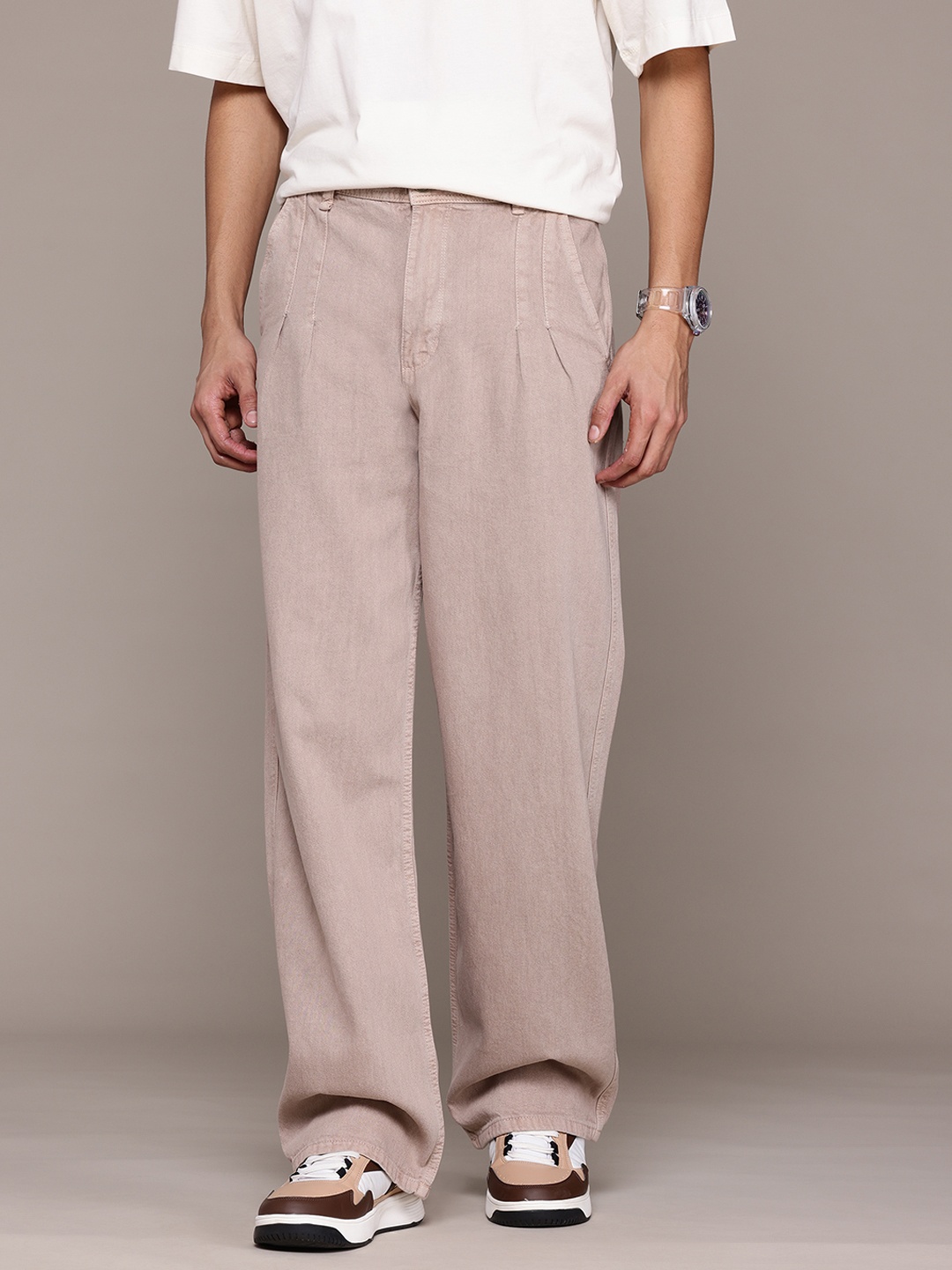 

The Roadster Lifestyle Co. Men Wide Leg Mid-Rise Pure Cotton Jeans, Nude
