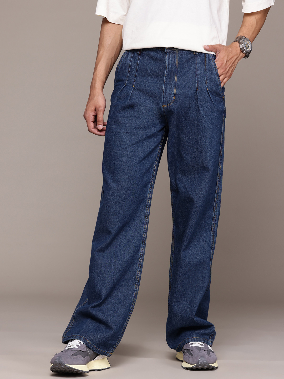 

The Roadster Lifestyle Co. Men Pleated Wide Leg Pure Cotton Jeans, Navy blue