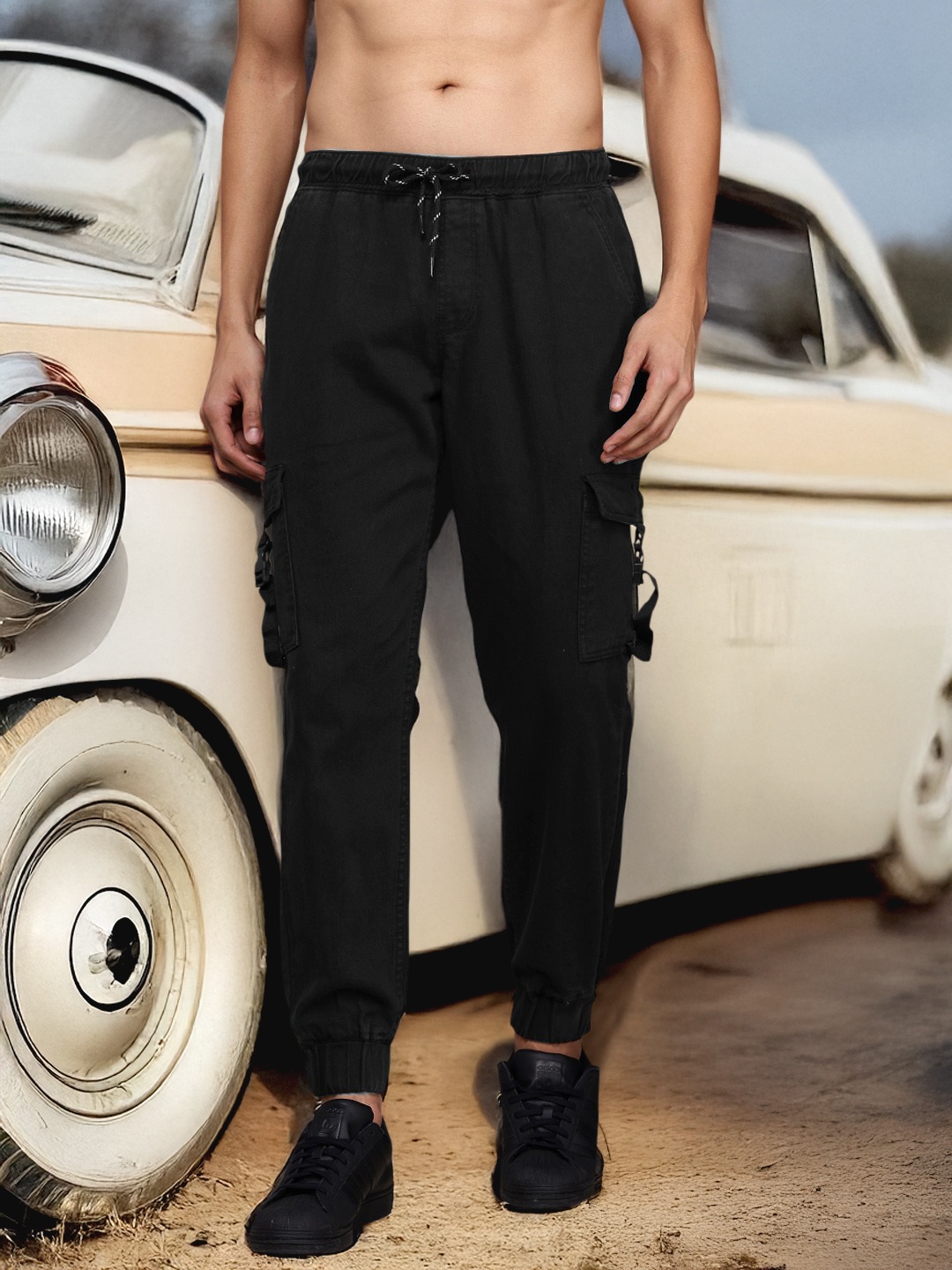 

The Roadster Lifestyle Co. Men Pure Cotton Jogger-Style Jeans, Black
