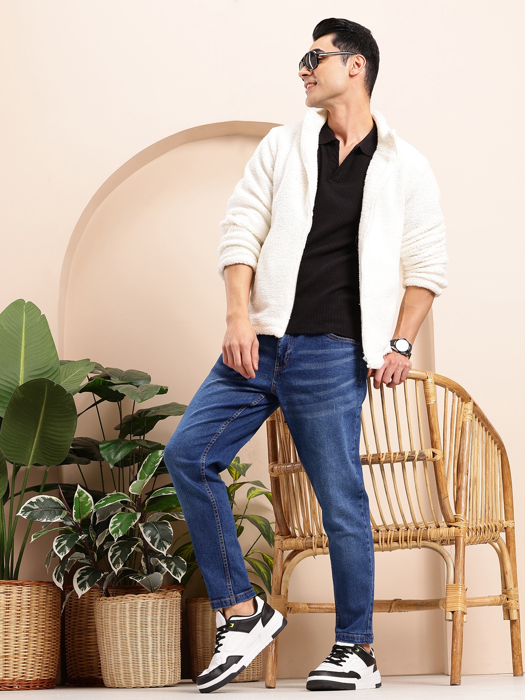 

Mast & Harbour Men Tapered Fit Light Fade Stretchable Jeans, Blue