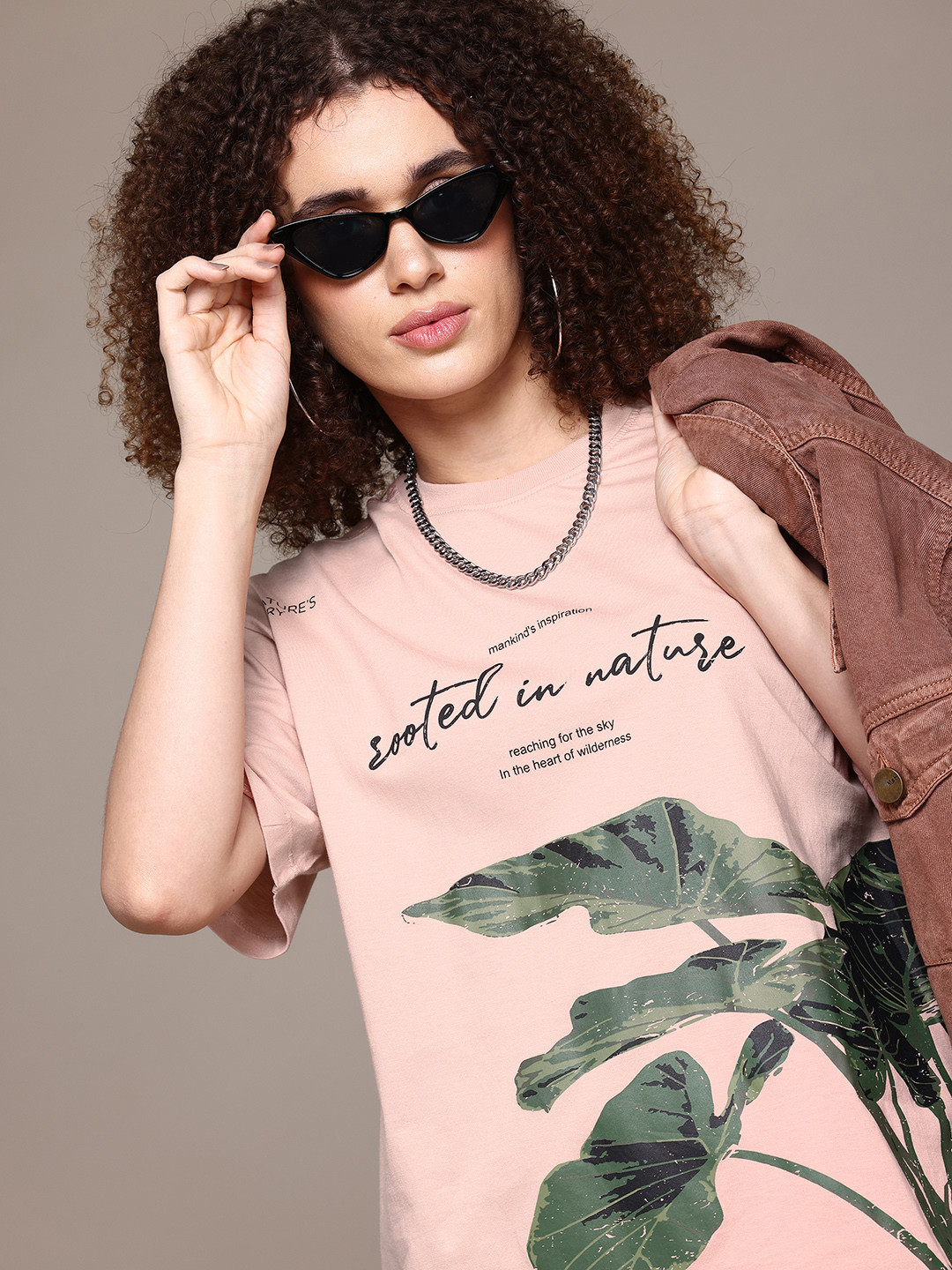 

Roadster The Lifestyle Co Printed Drop-Shoulder Sleeves Tropical Pure Cotton T-shirt, Pink