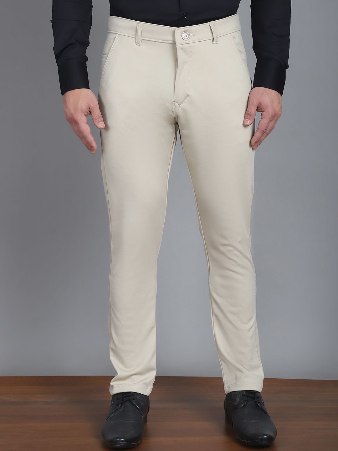 

Indian Needle Men Relaxed Tapered Fit Trousers, Cream