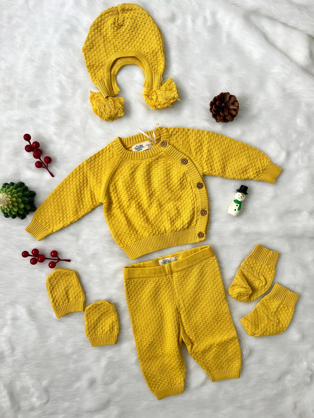 

A Toddler Thing Infants 7-Pcs Organic Cotton Baby Apparel Gift Set, Yellow