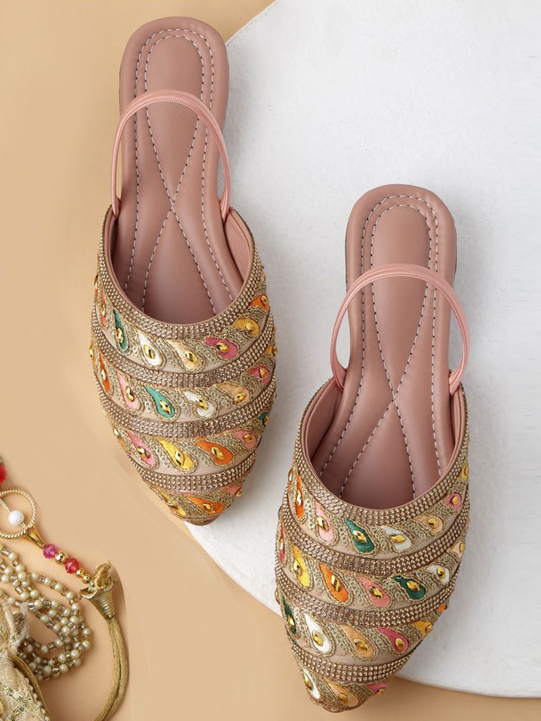 

AROOM Women Embellished Ethnic Mojaris, Gold
