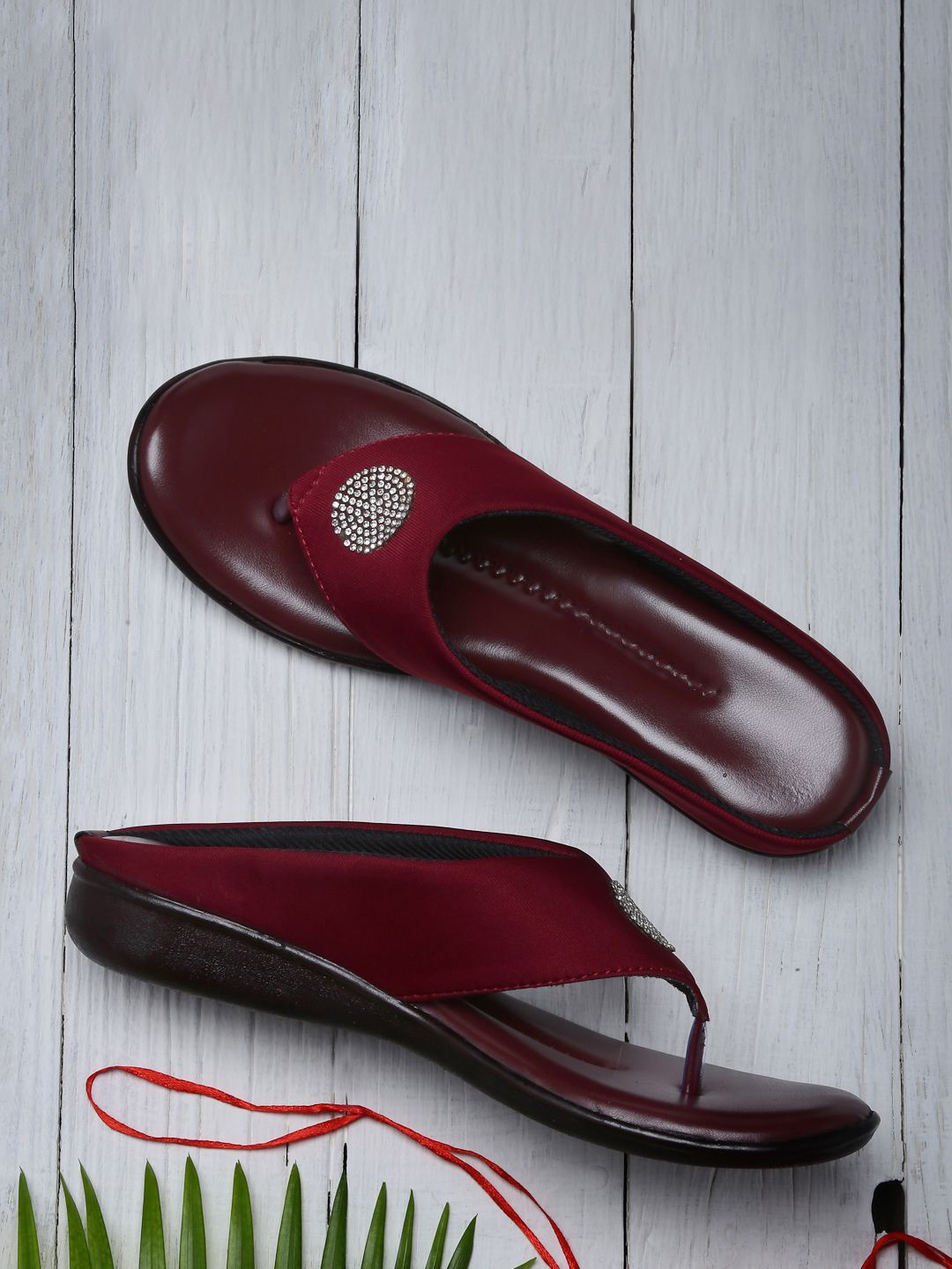 

AROOM Women Embellished Open Toe Flats, Red