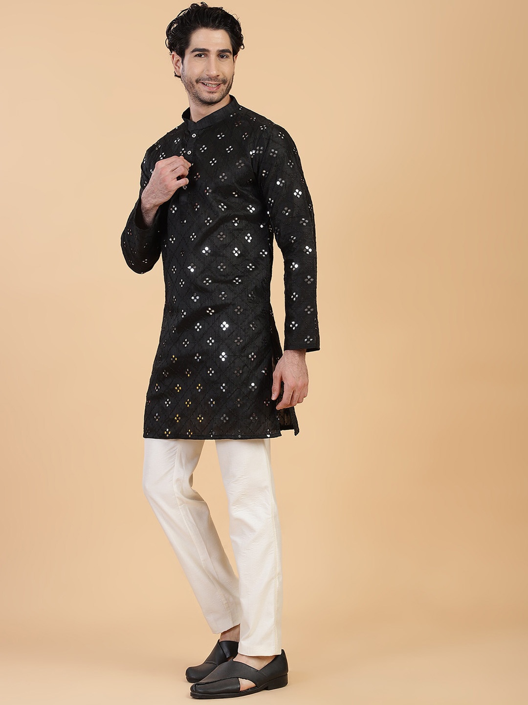 

Shiv Leela Men Thread Work Jacquard Kurta, Black