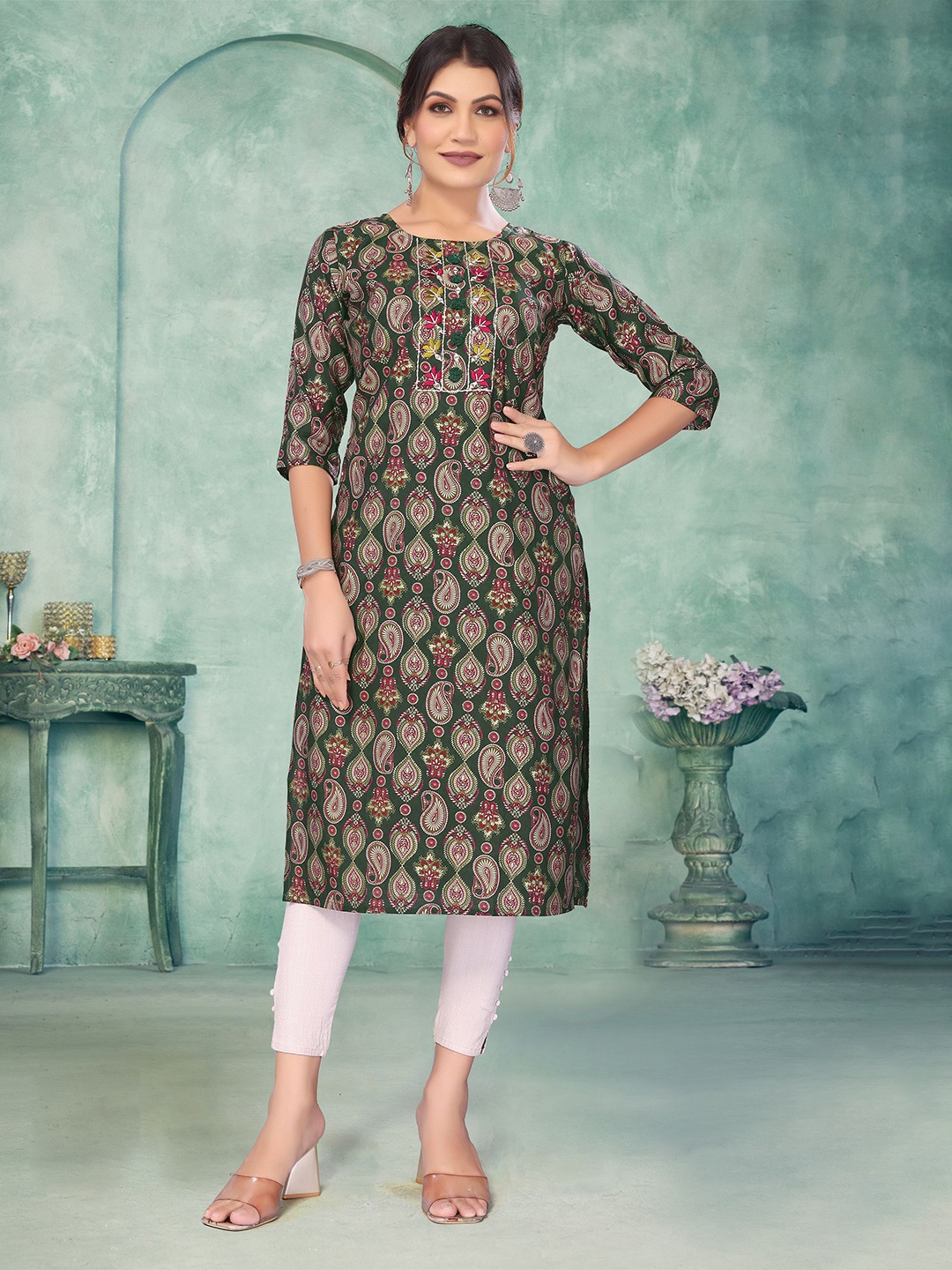 

GLORYANCE Printed & Embroidered Straight Kurta, Green