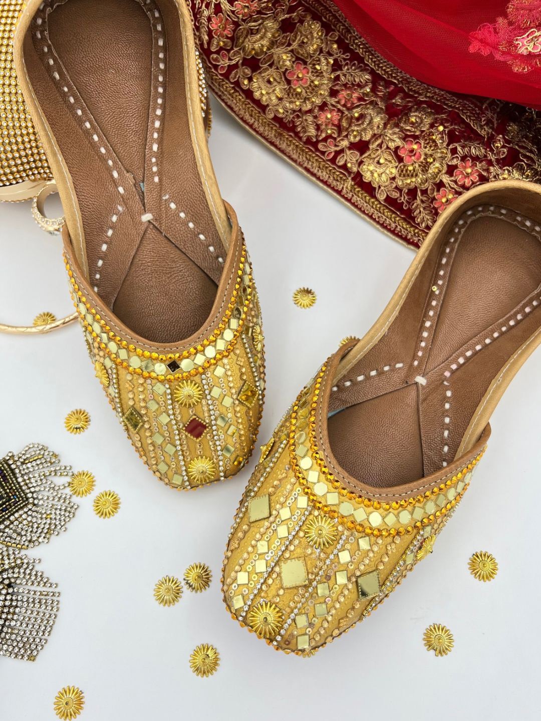 

PehnawaCraft Golden embellished handcrafted leather mojaris, Gold