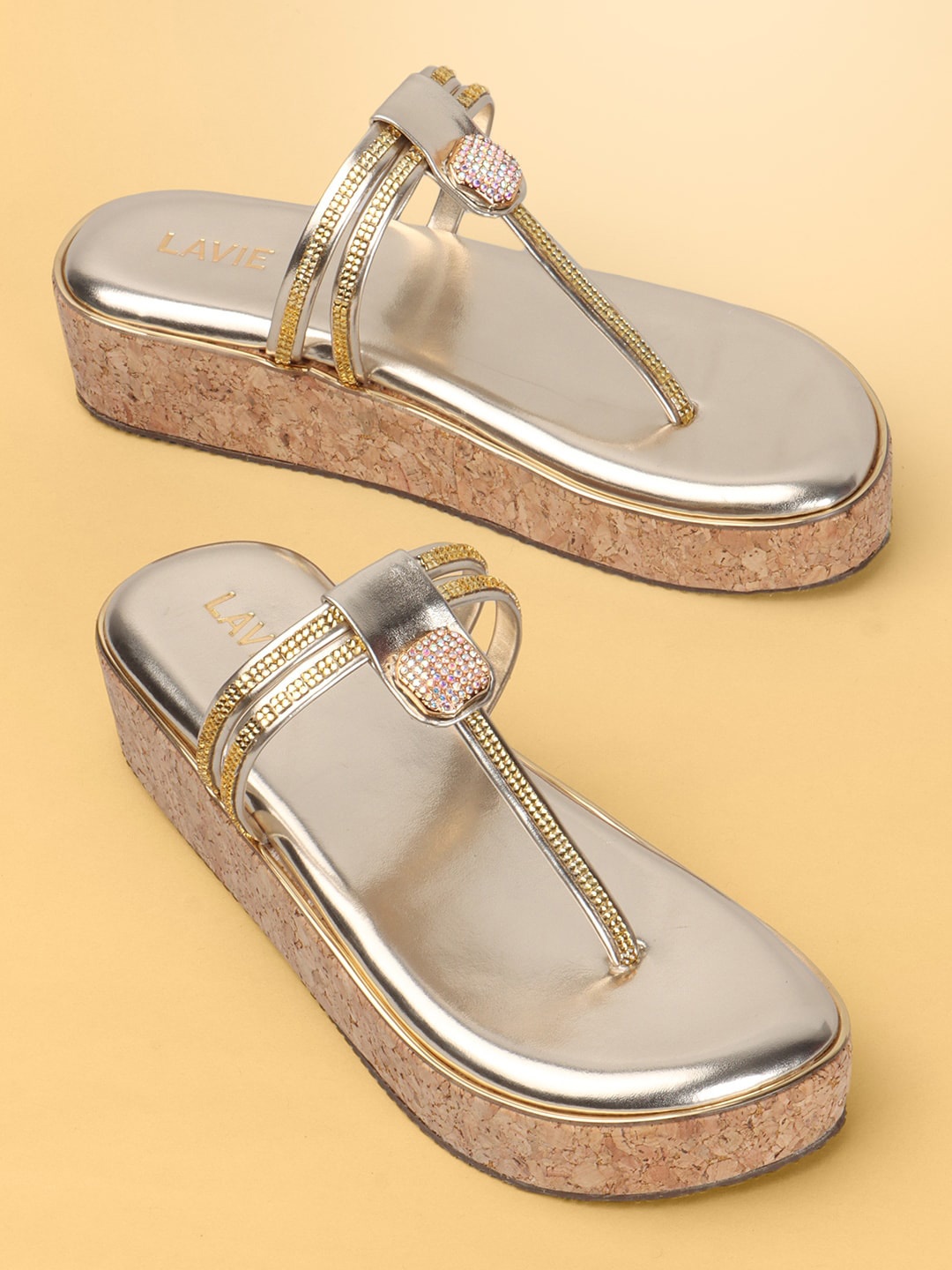 

Anouk Ethnic Flatform Pumps, Gold