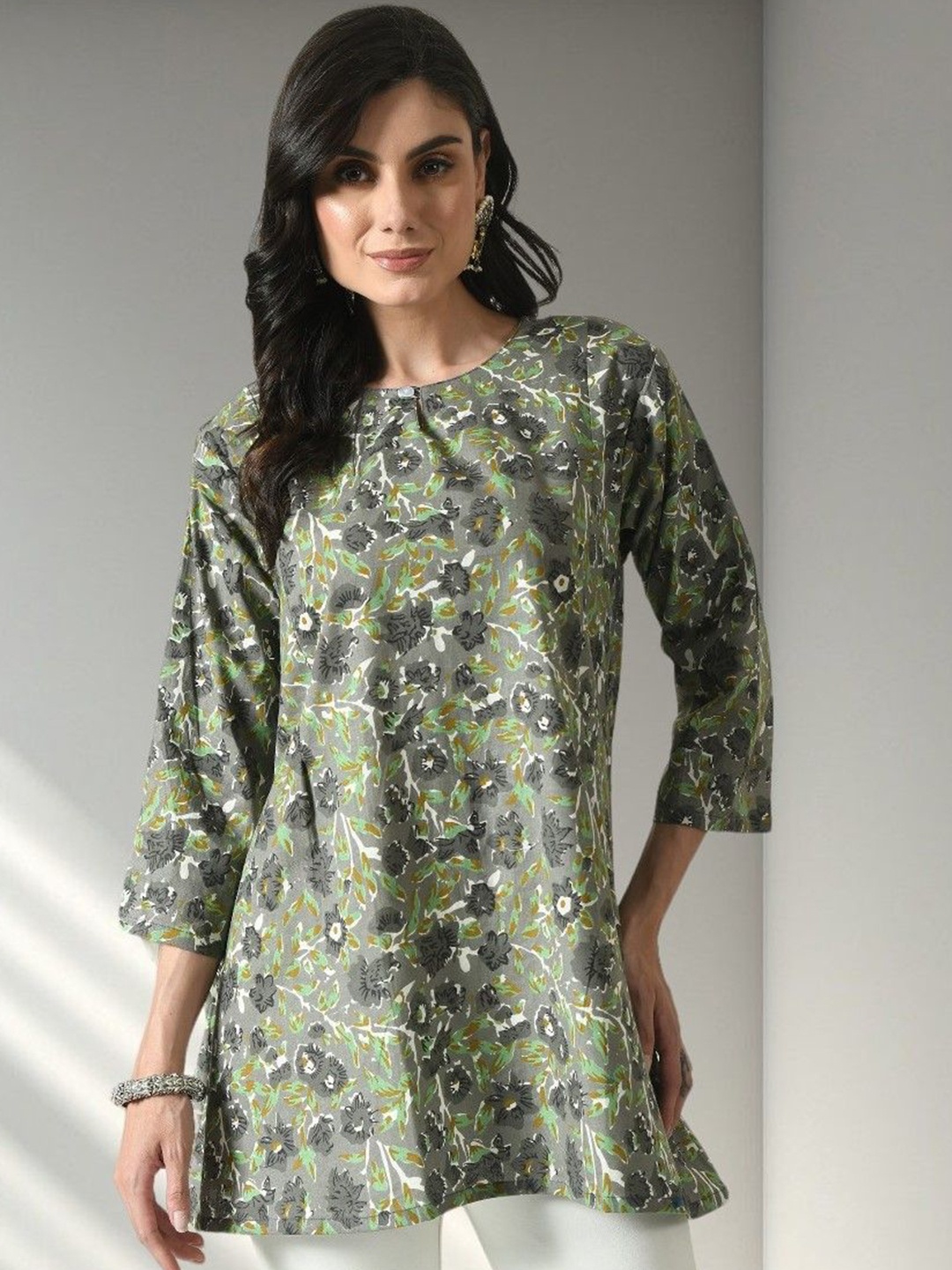 

BAESD Floral Print Top, Green
