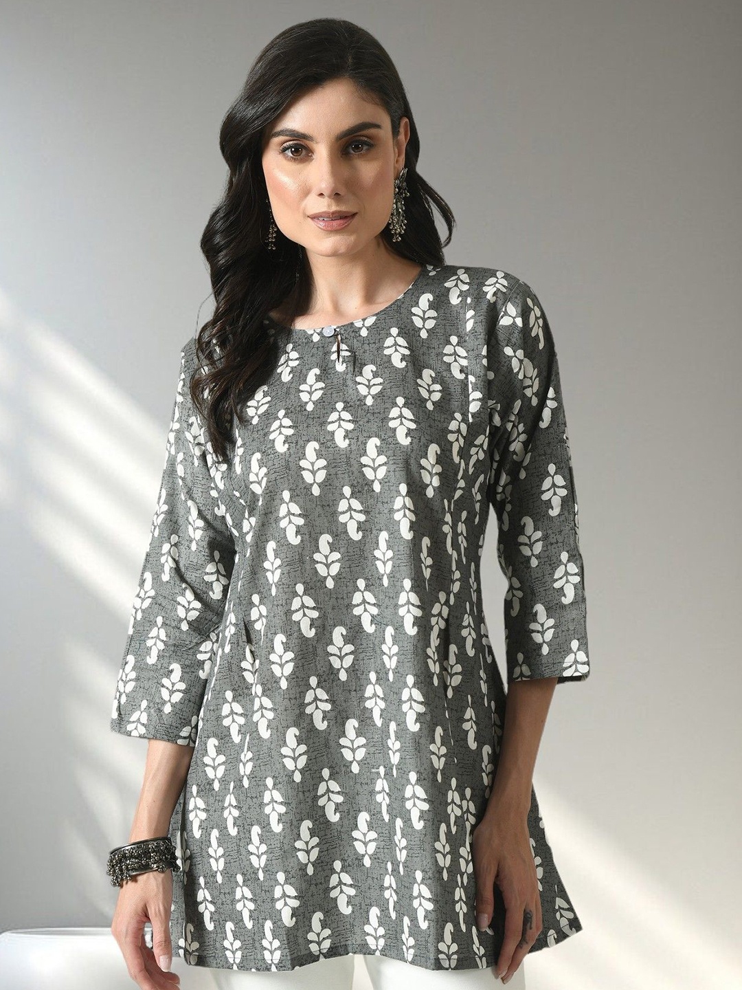 

BAESD Print Longline Top, Grey