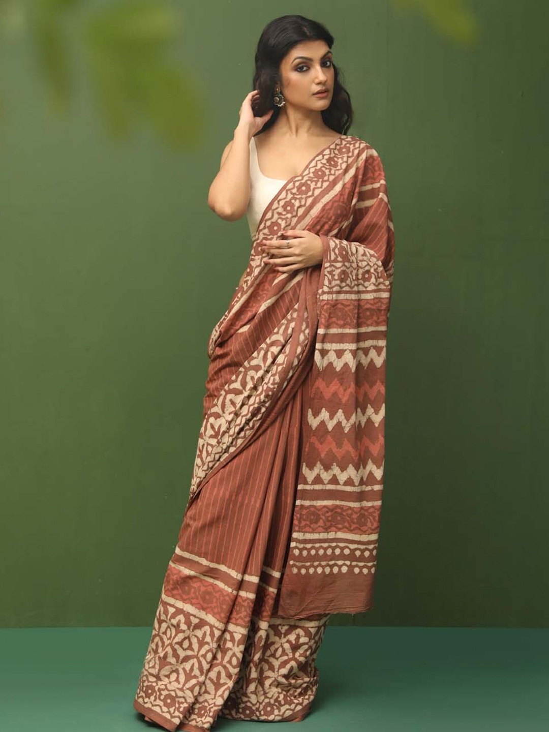 

Indethnic Ethnic Motifs Pure Cotton Bagru Saree, Rust