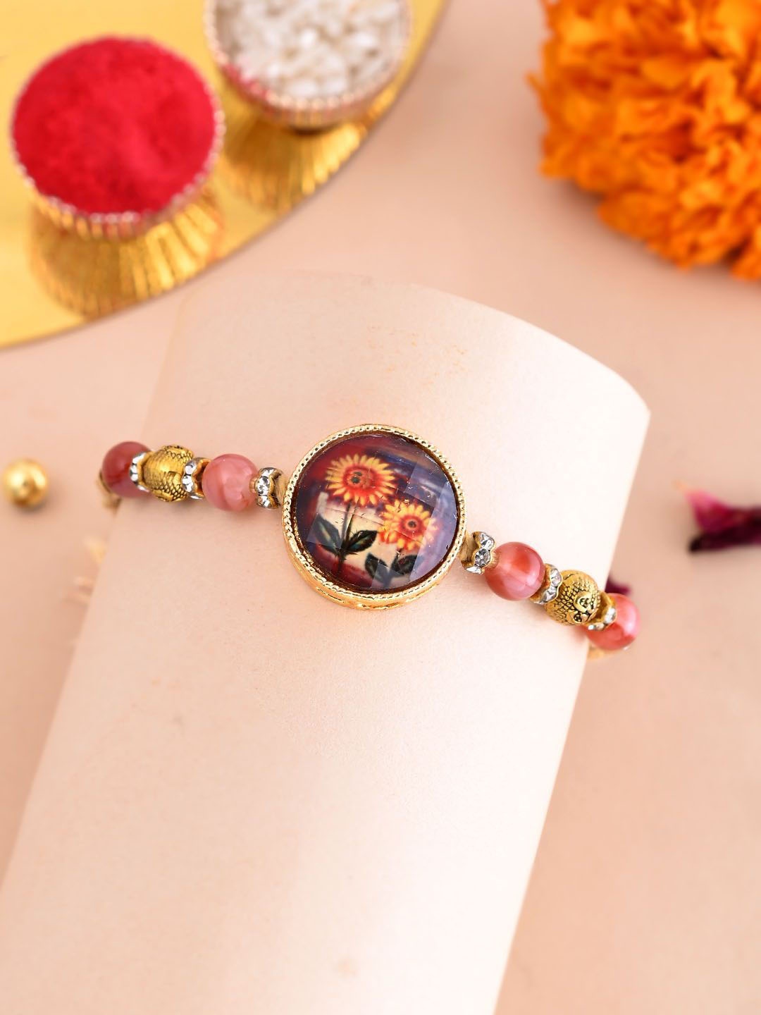 

Aapno Rajasthan Thread Rakhi, Gold