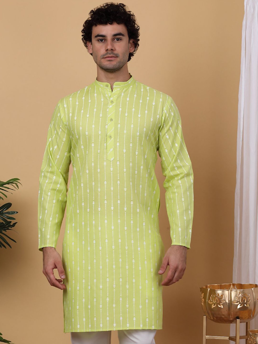 

Anouk Green Geometric Printed Band Collar Thread Work Straight Kurta