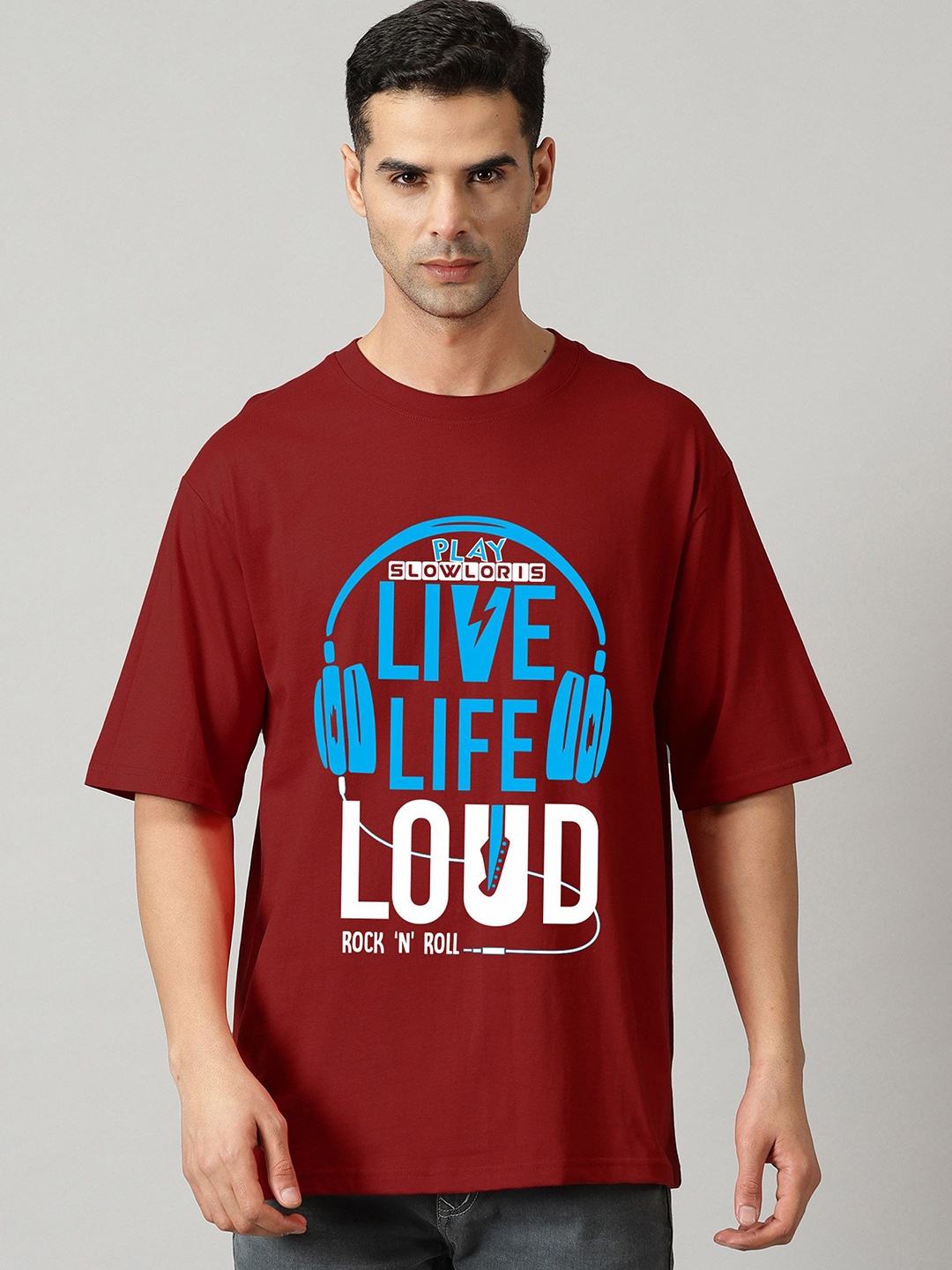 SLOWLORIS Men Typography Printed Pockets T-shirt, Maroon