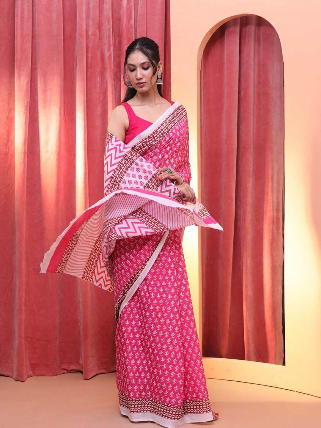 

Saranee Ethnic Motifs Pure Cotton Block Print Saree, Pink