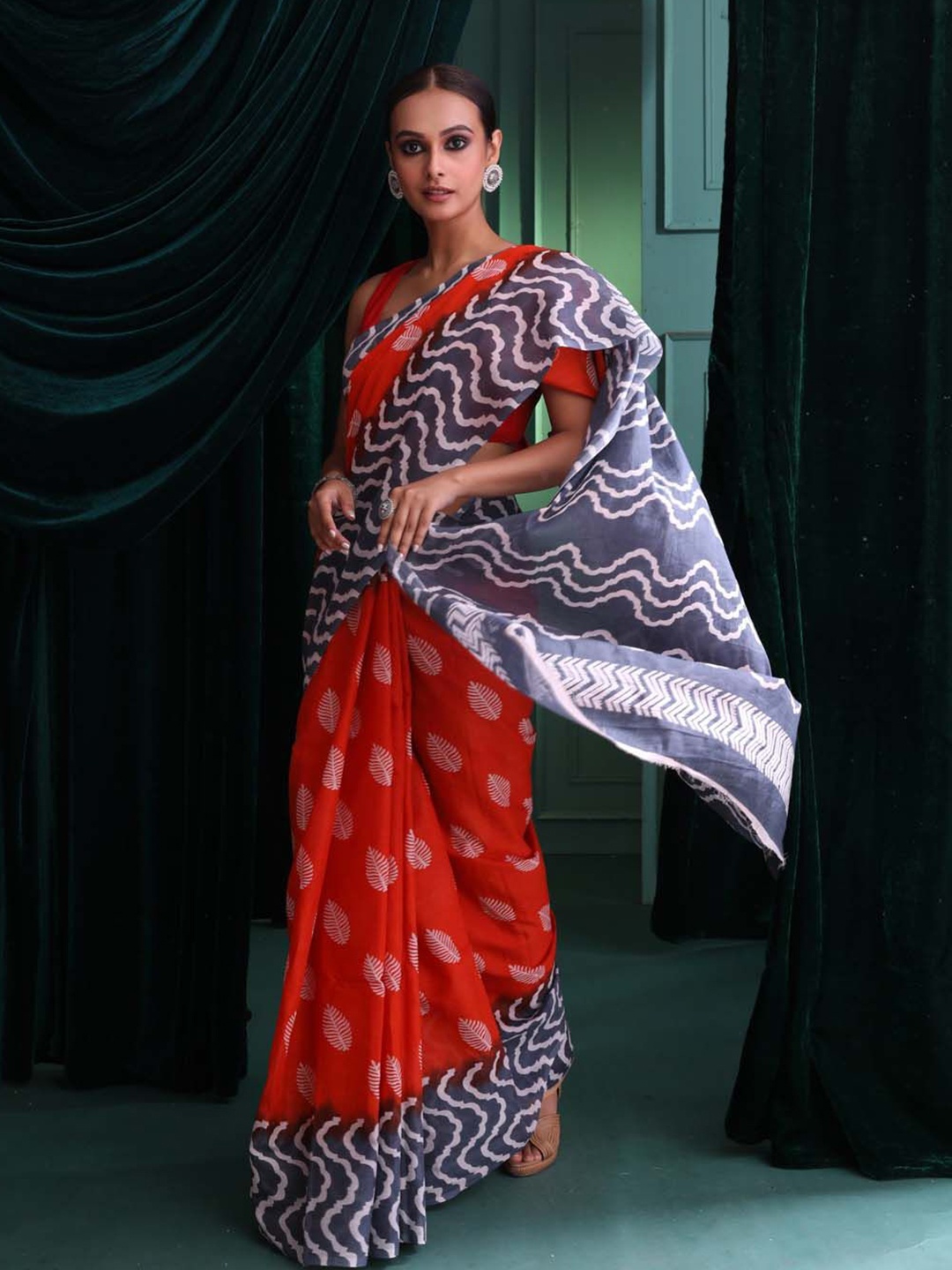 

Saranee Ethnic Motifs Pure Cotton Block Print Saree, Orange