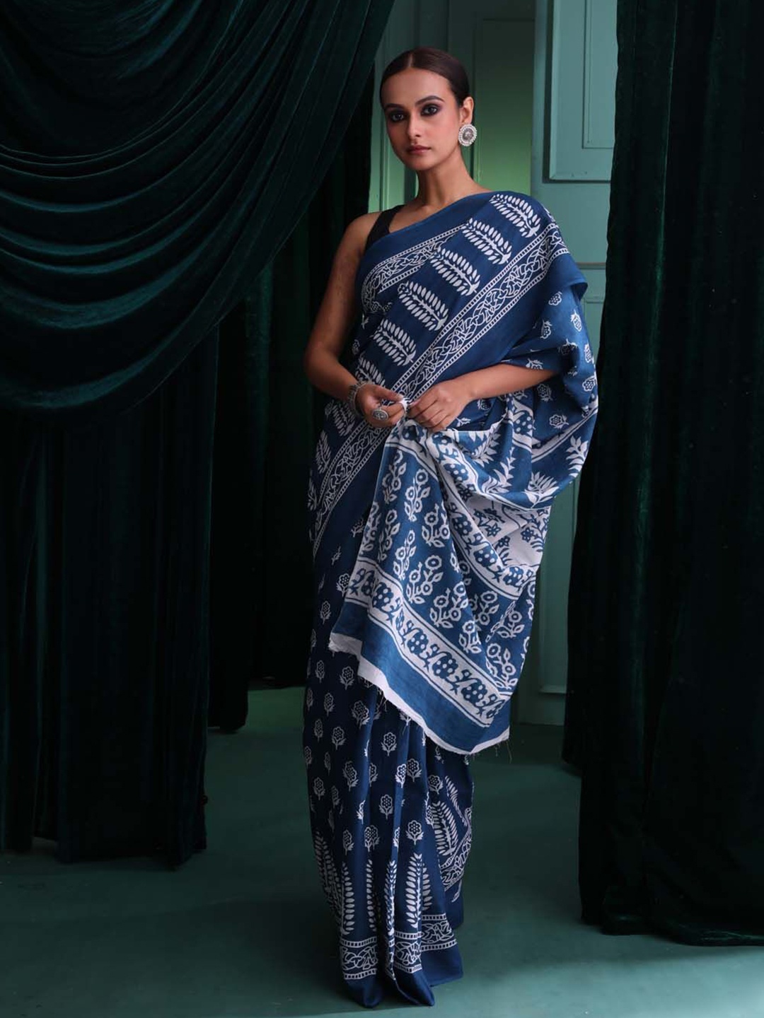 

Saranee Ethnic Motifs Pure Cotton Block Print Saree, Blue