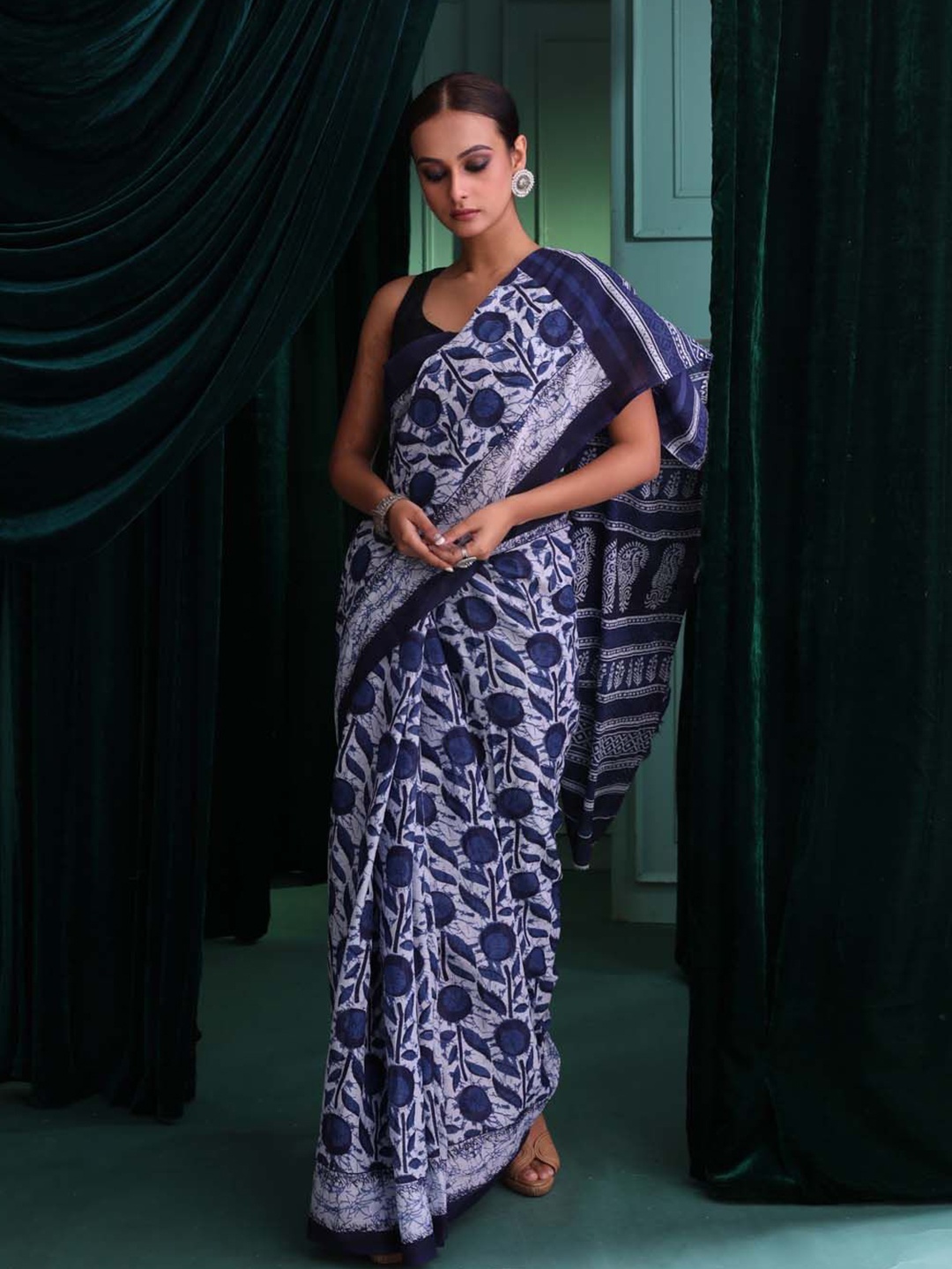

Saranee Ethnic Motifs Pure Cotton Block Print Saree, Blue