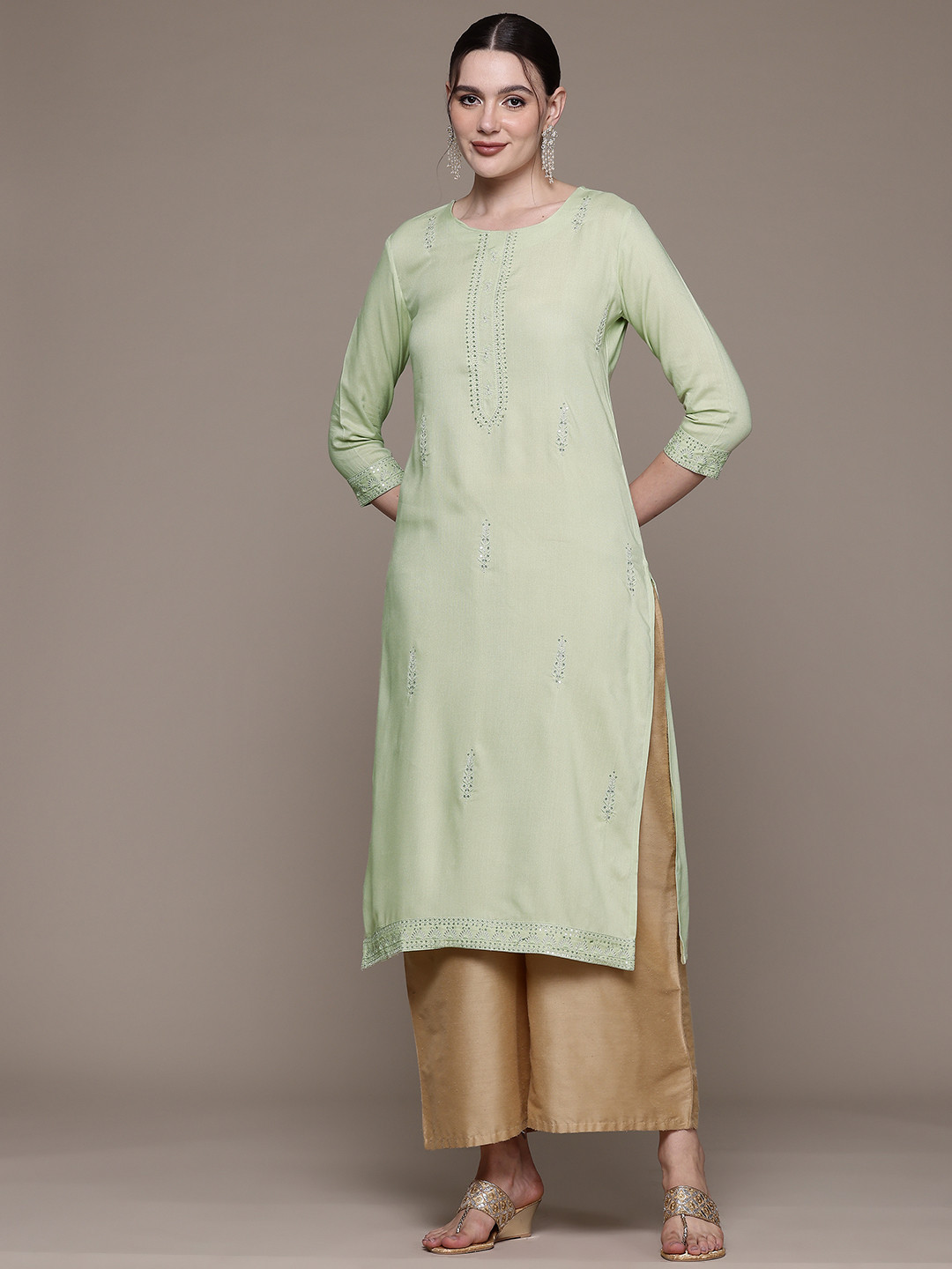 

Readiprint Women Floral Embroidered Sequinned Kurta, Green