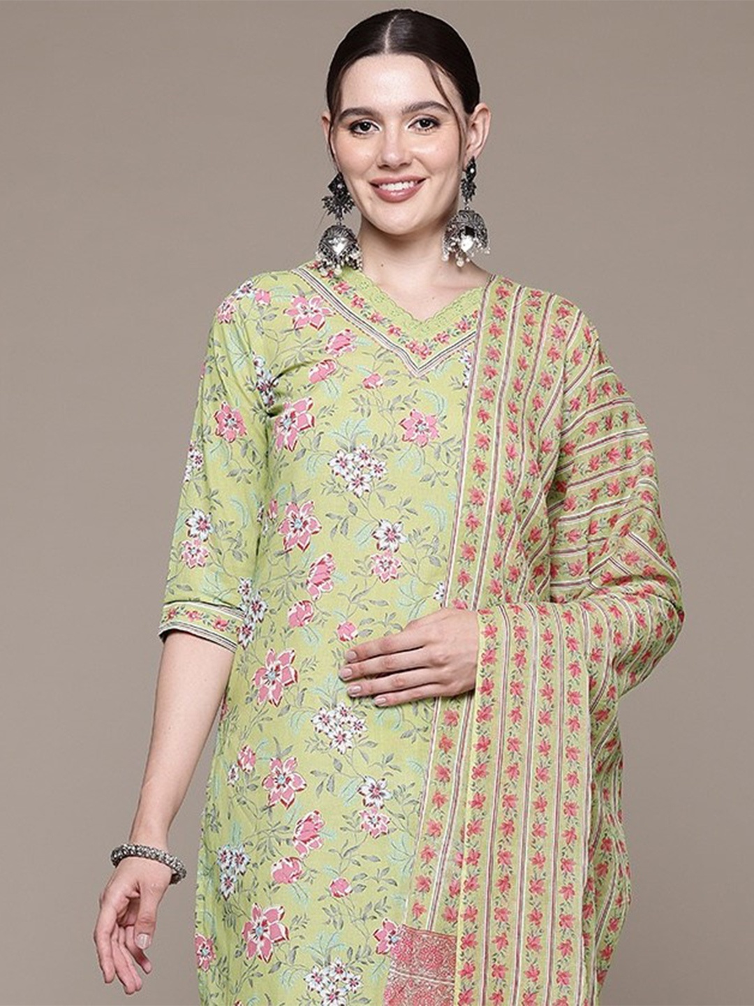 

Readiprint Women Floral Printed Regular Aari Work Pure Cotton Kurta with Palazzos & With Dupatta, Green