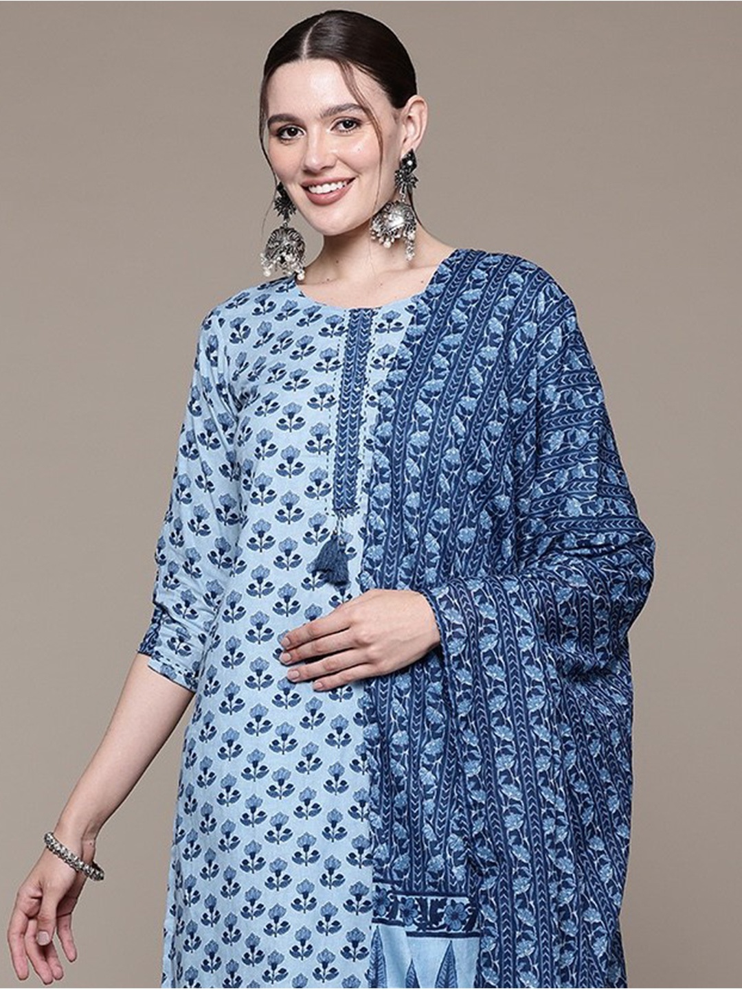 

Readiprint Fashions Women Floral Printed Regular Pure Cotton Kurta with Palazzos & With Dupatta, Navy blue