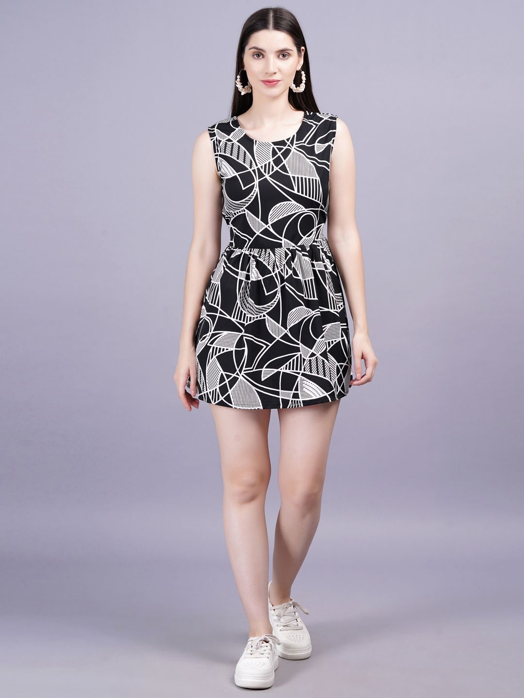 

HIGHLIGHT FASHION EXPORT Geometric Print Top, Black