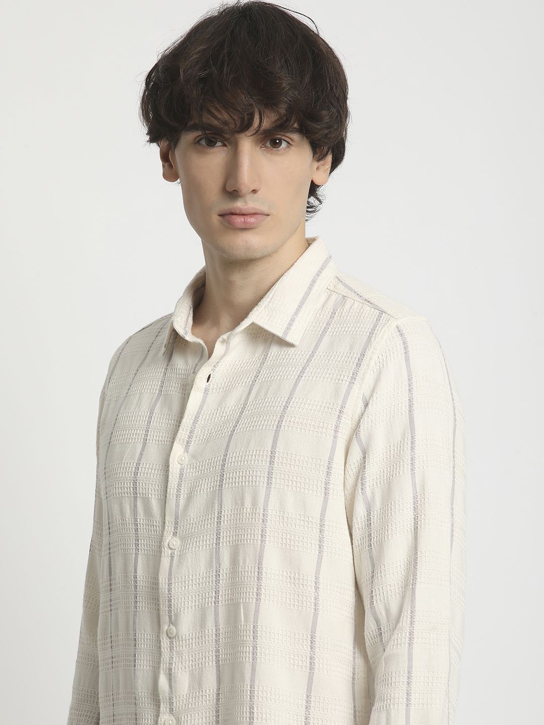 

The Bear House Men Striped Slim Fit Casual Shirt, Off white