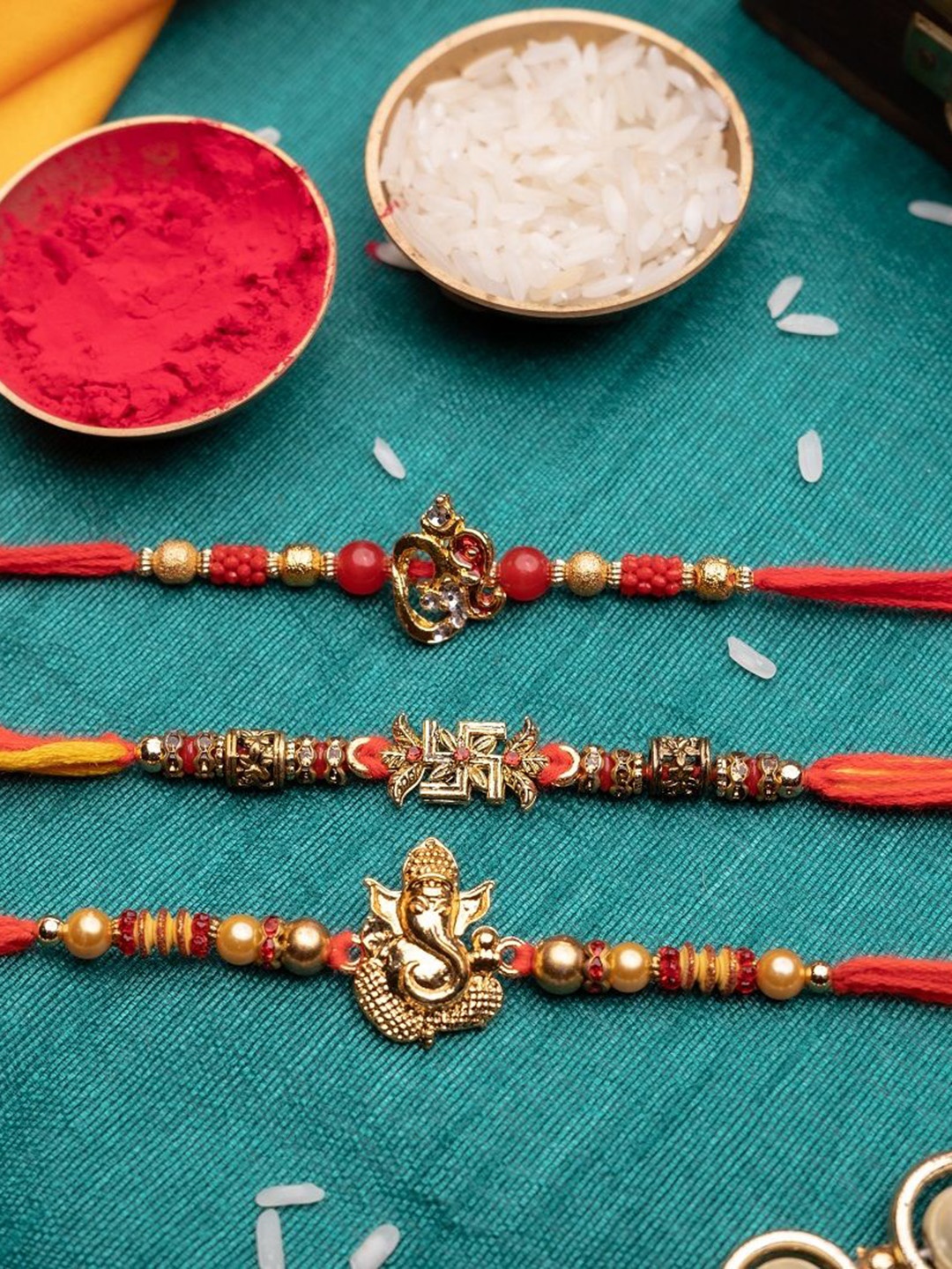 

Phirki Studio Thread Rakhi, Red