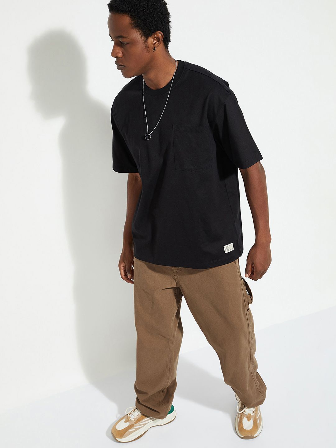 

max URB_N Men Oversized Solid T-shirt, Black