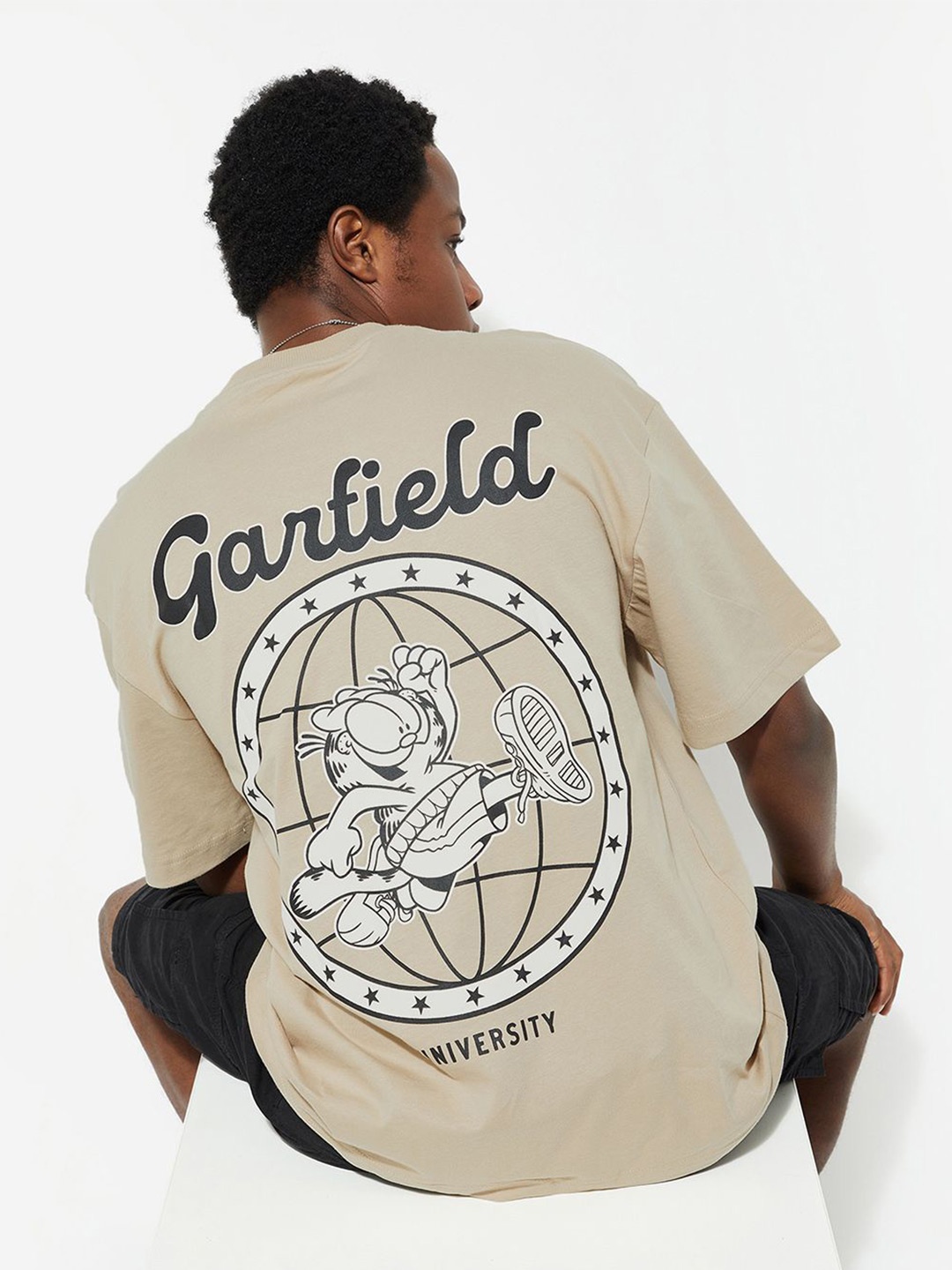 

max URB_N Men Oversized Garfield Printed T-shirt, Beige