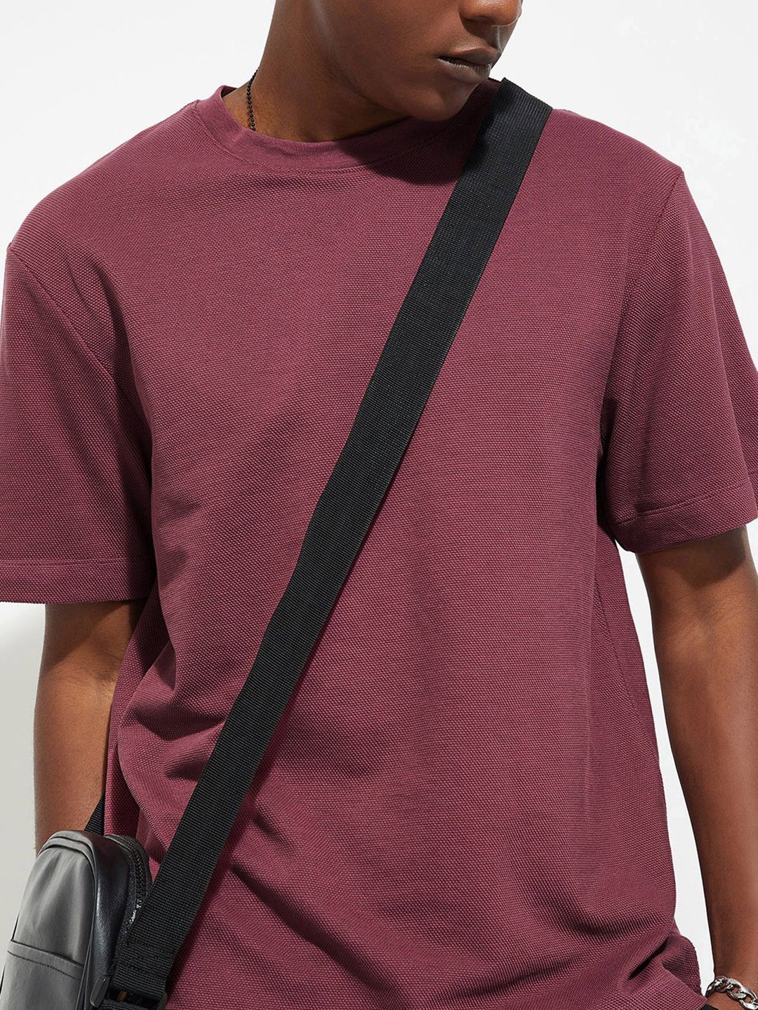 

max URB_N Men Regular Fit Textured T-shirt, Pink