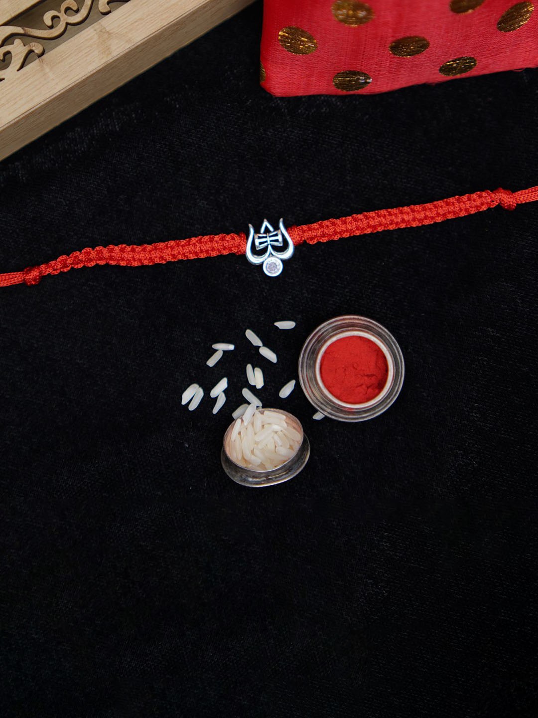 

Phirki Studio Thread Rakhi With Roli Chawal, Red