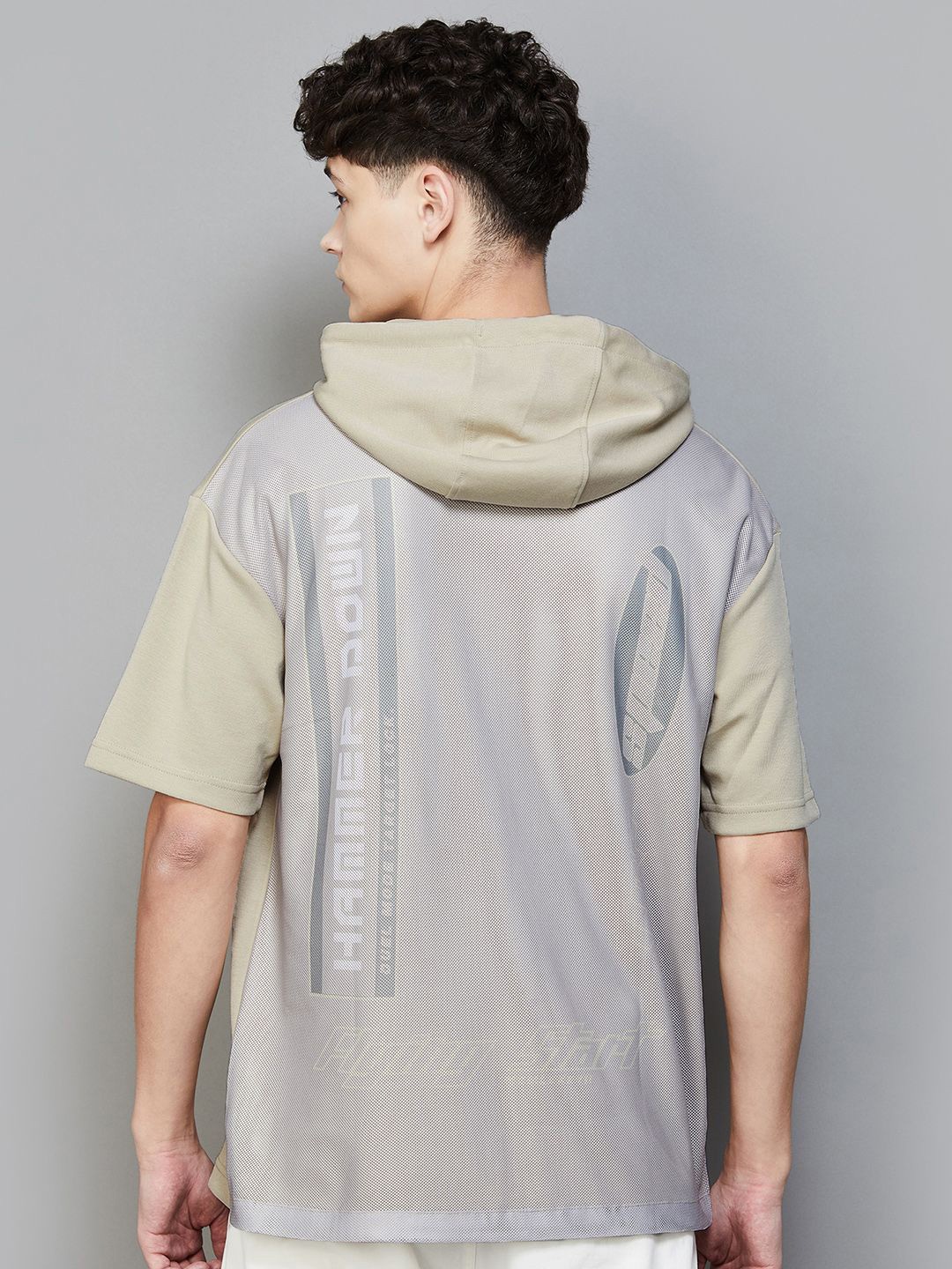 

Bossini Men Hooded Drop Shoulder Sleeves Pockets T-shirt, Beige