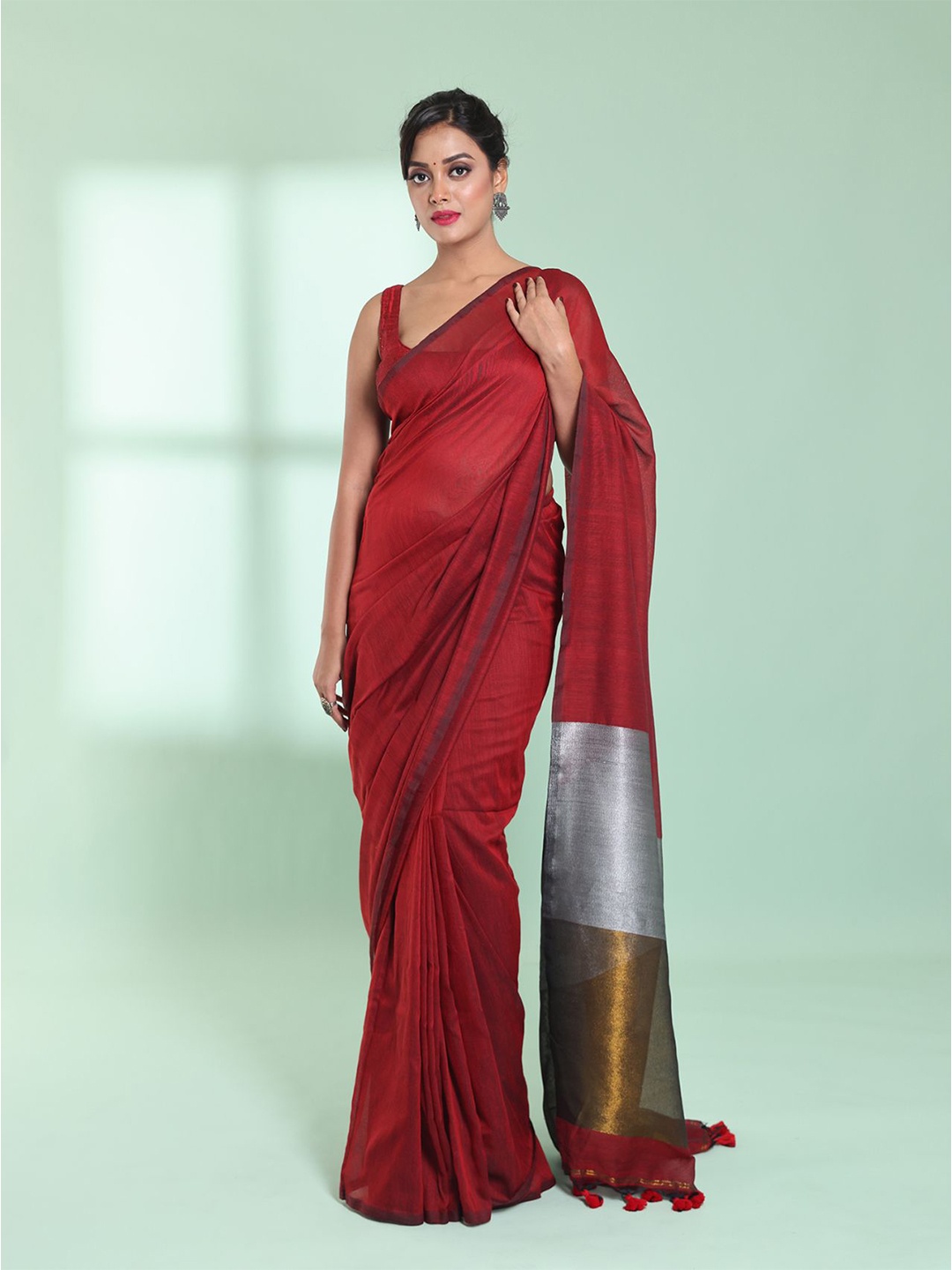 

Charukriti Zari Pure Cotton Handloom Saree, Red