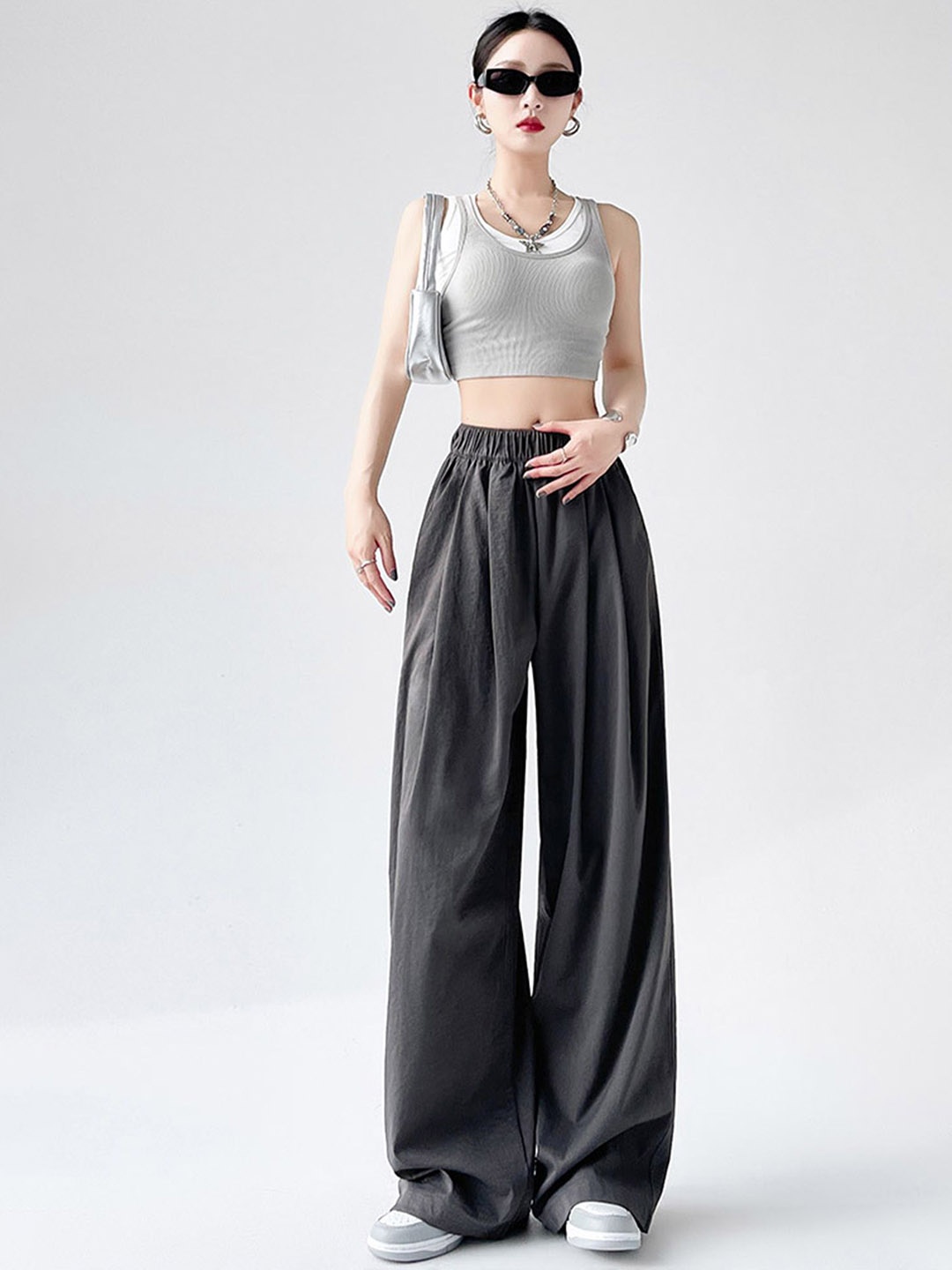 

LULU & SKY Women Loose Fit High-Rise Trousers, Grey