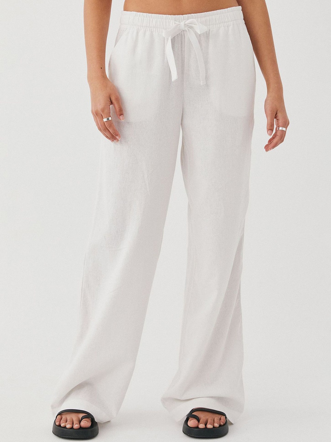 

LULU & SKY Women Straight Fit Trousers, White