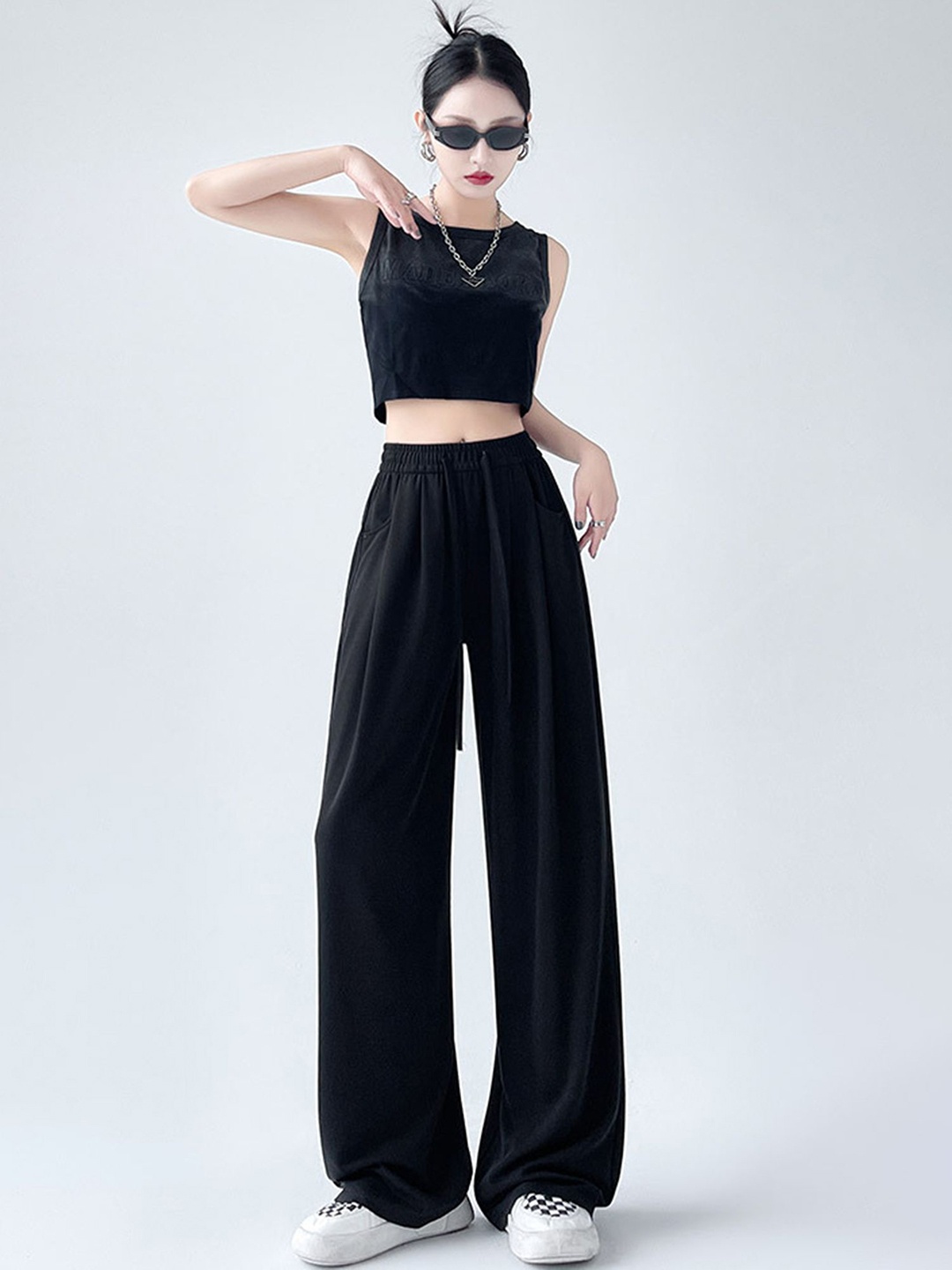 

LULU & SKY Women Loose Fit High-Rise Trousers, Black
