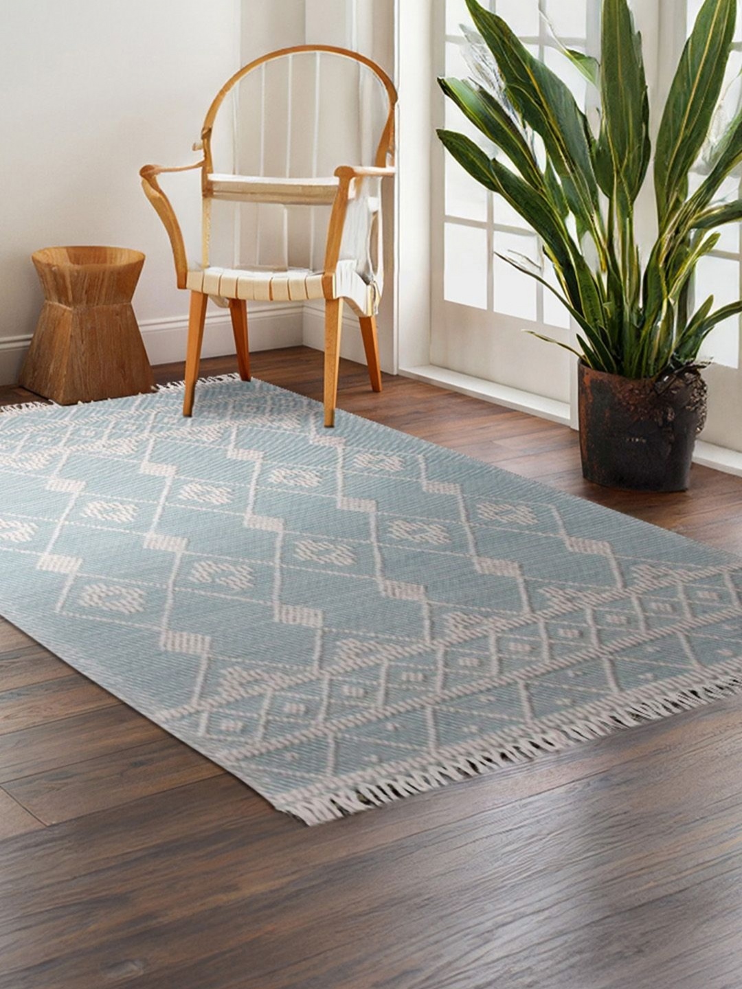 

nestroots Blue & White Ethnic Motifs Woollen Carpet