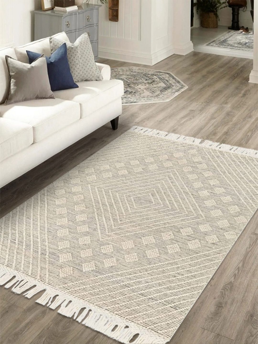 

nestroots White Ethnic Motifs Hand-Tufted Woollen Carpet