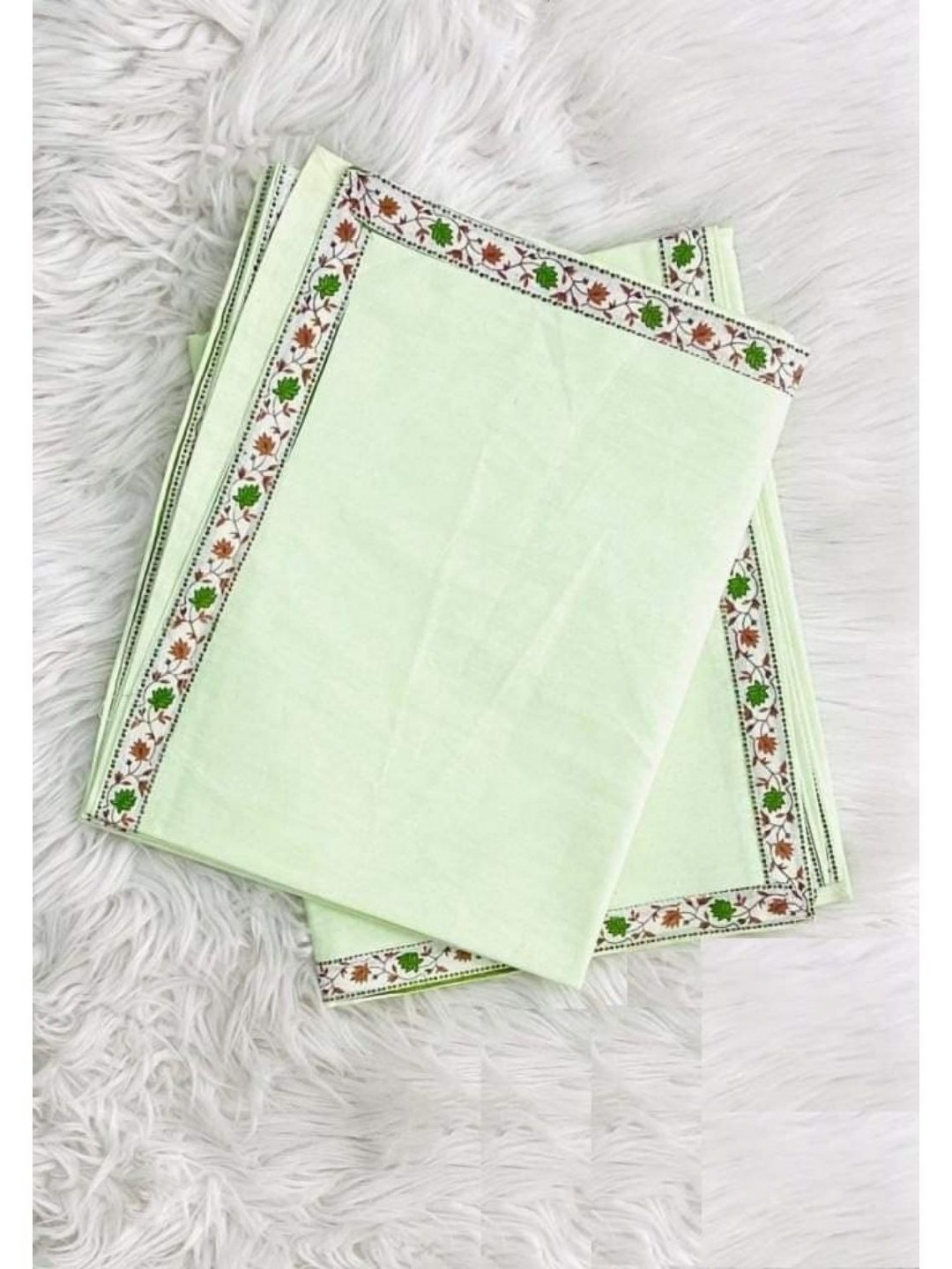 

UrbanArts Green 300 GSM Single Bed Dohar