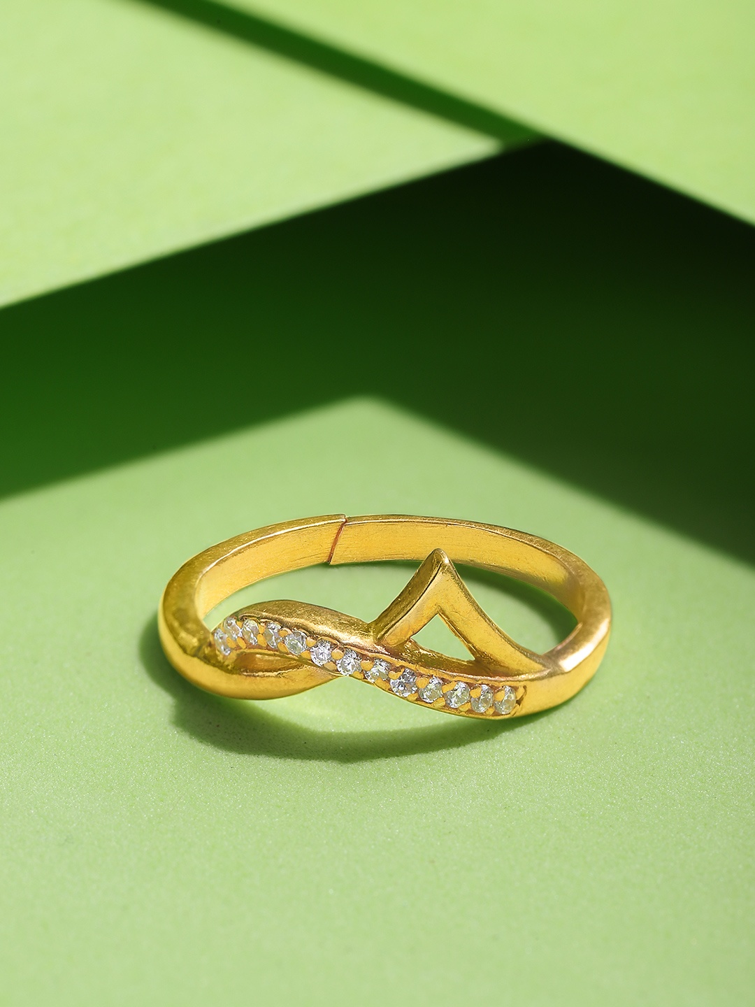 

Unniyarcha 92.5 Silver Women Gold-Plated Stones-Studded Finger Ring