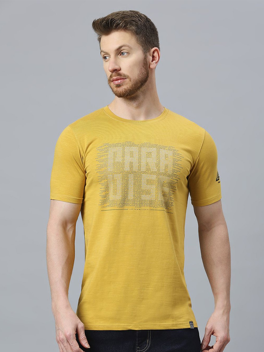 

Klub Fox Men Typography Printed T-shirt, Mustard