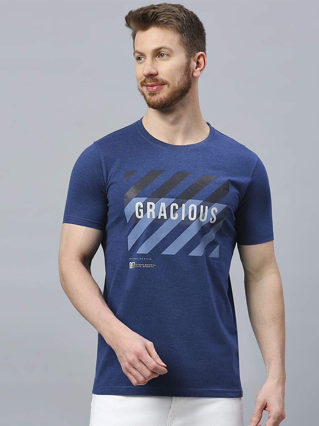 

Klub Fox Men Typography Printed Applique T-shirt, Navy blue