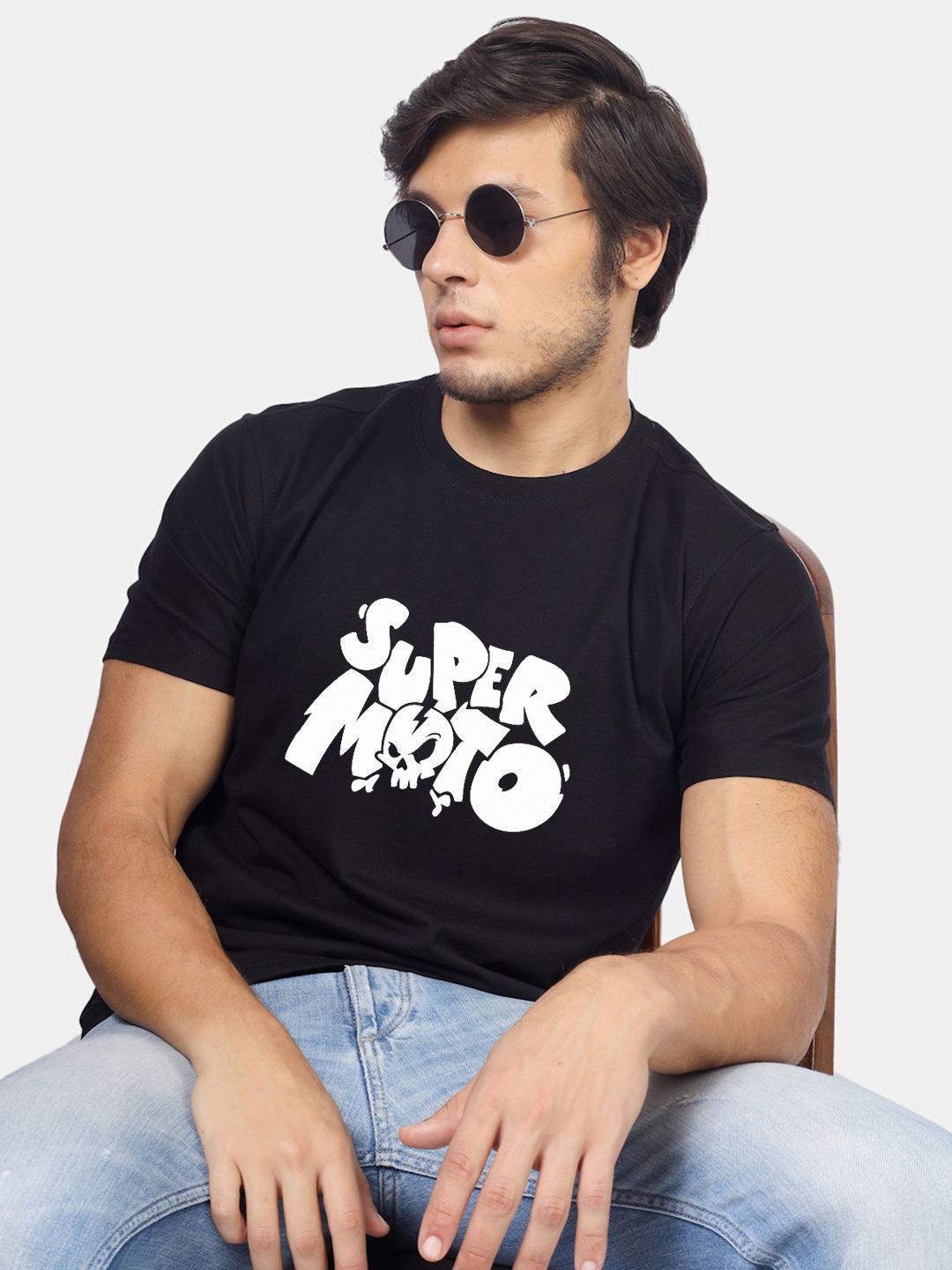 

Greylongg Men Typography Printed Pockets T-shirt, Black