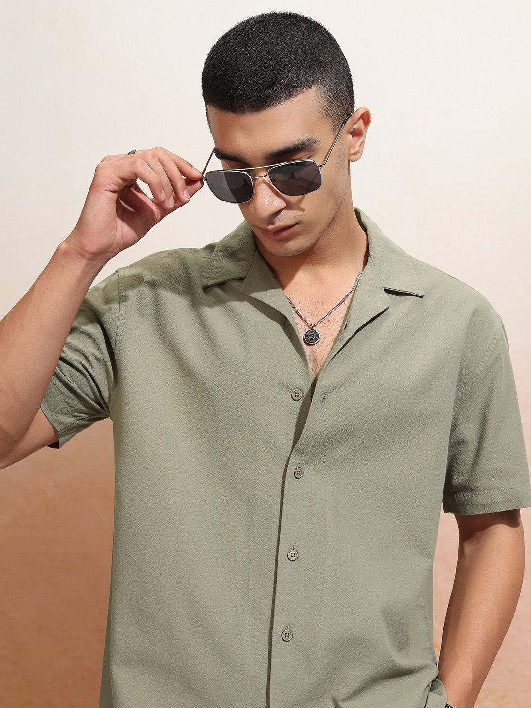 

HIGHLANDER Men Olive Dobby Textured Solid Cuban Collar Relaxed Shirt