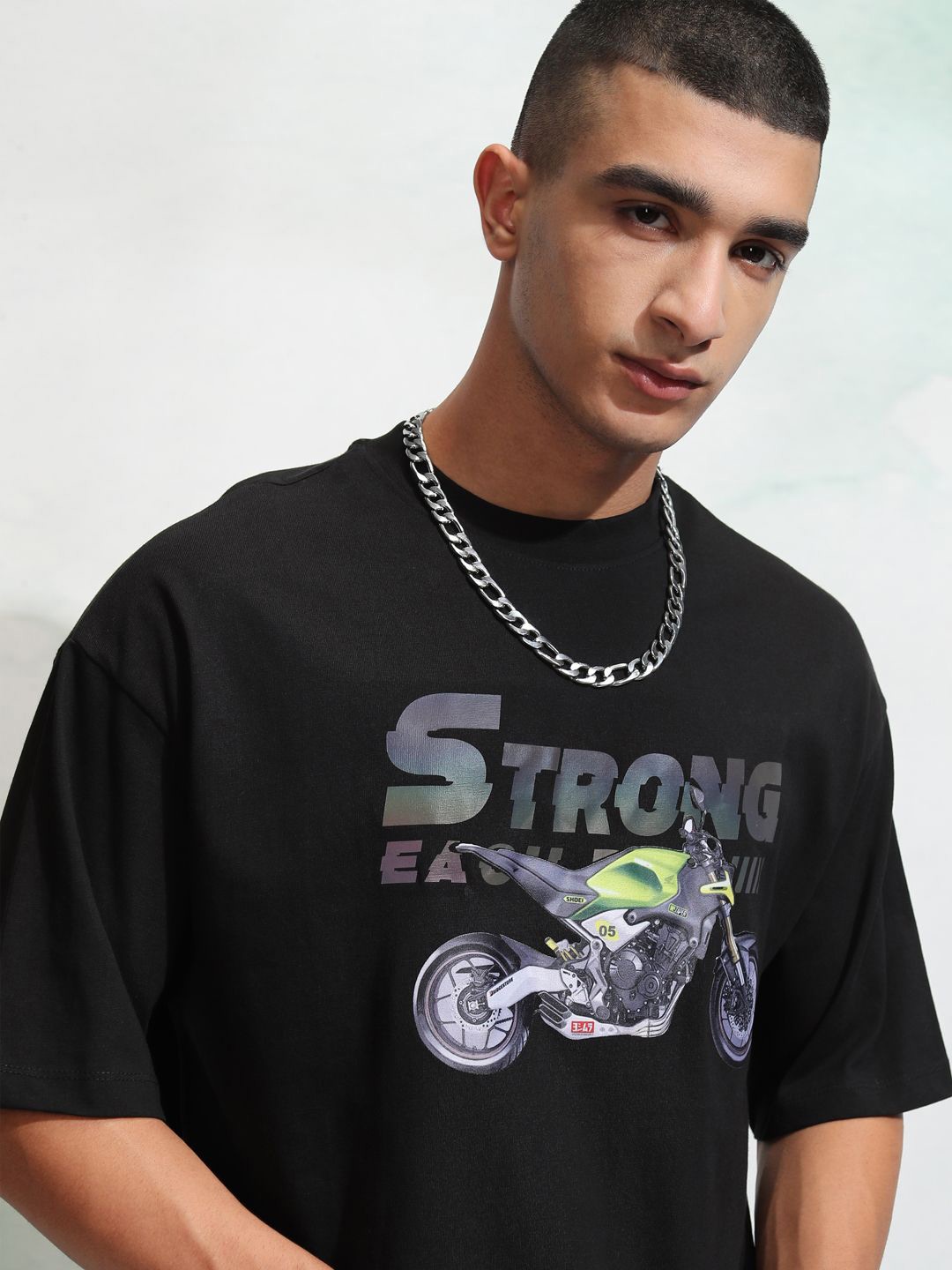 

HIGHLANDER Men Typography Printed Raw Edge T-shirt, Black