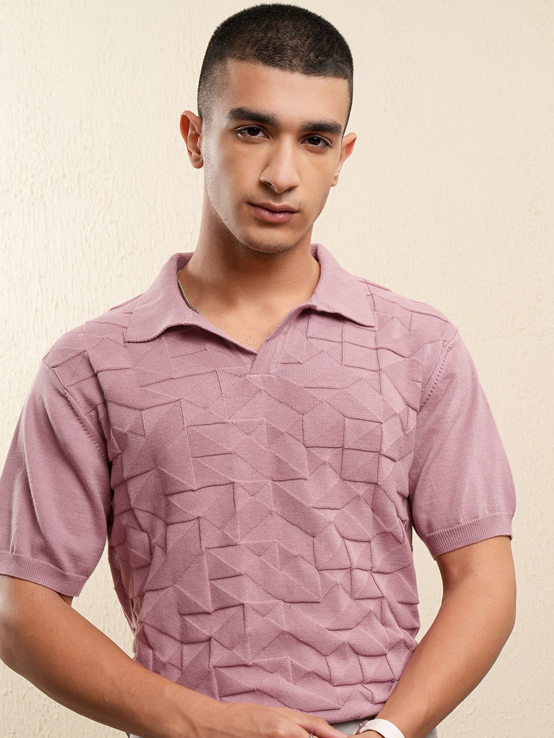 

HIGHLANDER Men Printed V-Neck Pockets T-shirt, Pink